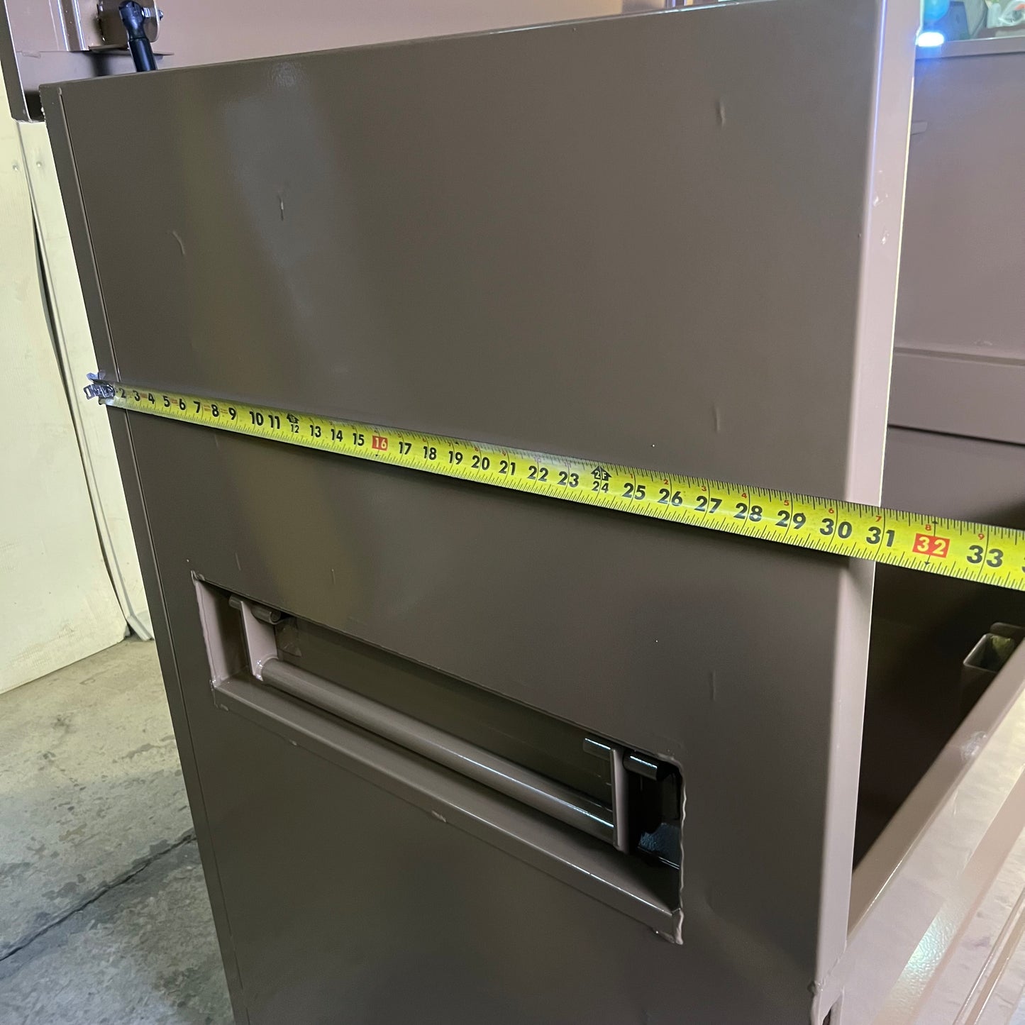 KNAACK Storagemaster Jobsite Piano Box W/Junk Trunk Tool Box Sz 48"L x 30"W x 50"H 79-D-KL (New Other, Minor Cosmetic Damage)