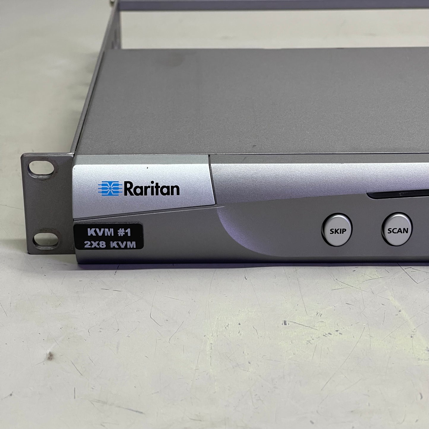 RARITAN MasterConsole CAT28 KVM Switch MCCAT28 (Used, Working)