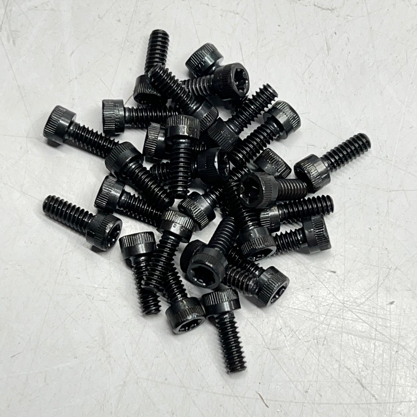 STANLEY (2 PACK, 100 EACH) Socket Head Cap Screw Alloy Steel #10-24x10/2 2053596