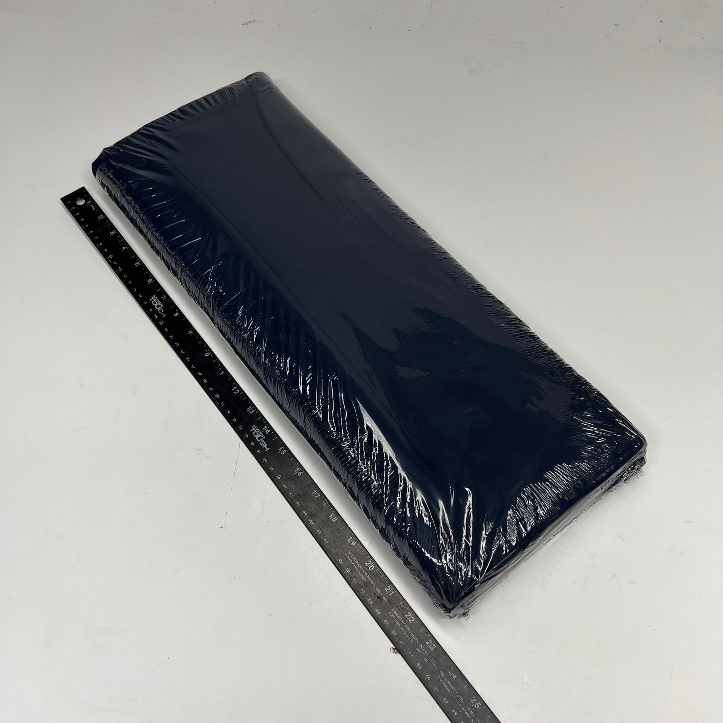 NORTHCOTT Colorworks Premium Solid Soft Fabric 12 yds Navy 1243D 9000-49