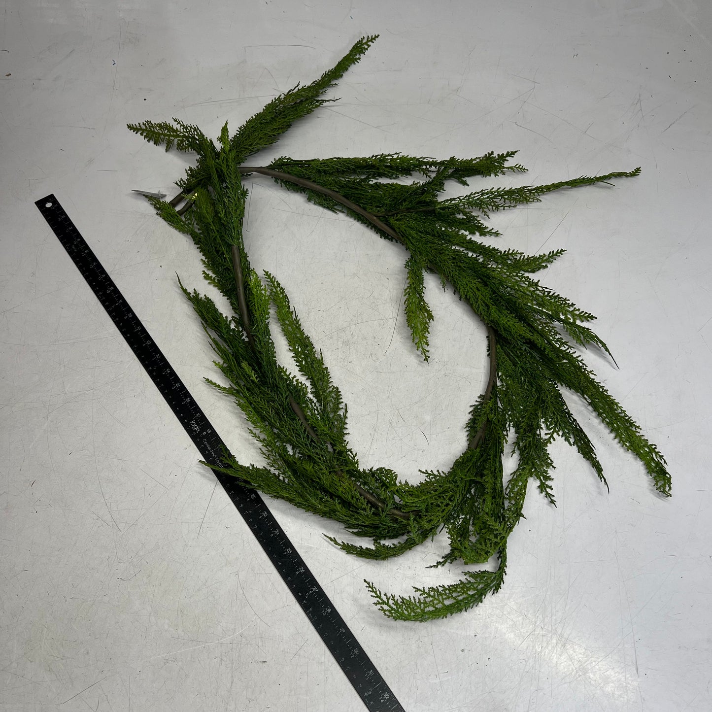 RAZ IMPORTS Natural Cedar Garland W/ Hangable Loop 5.5' Green G4222756