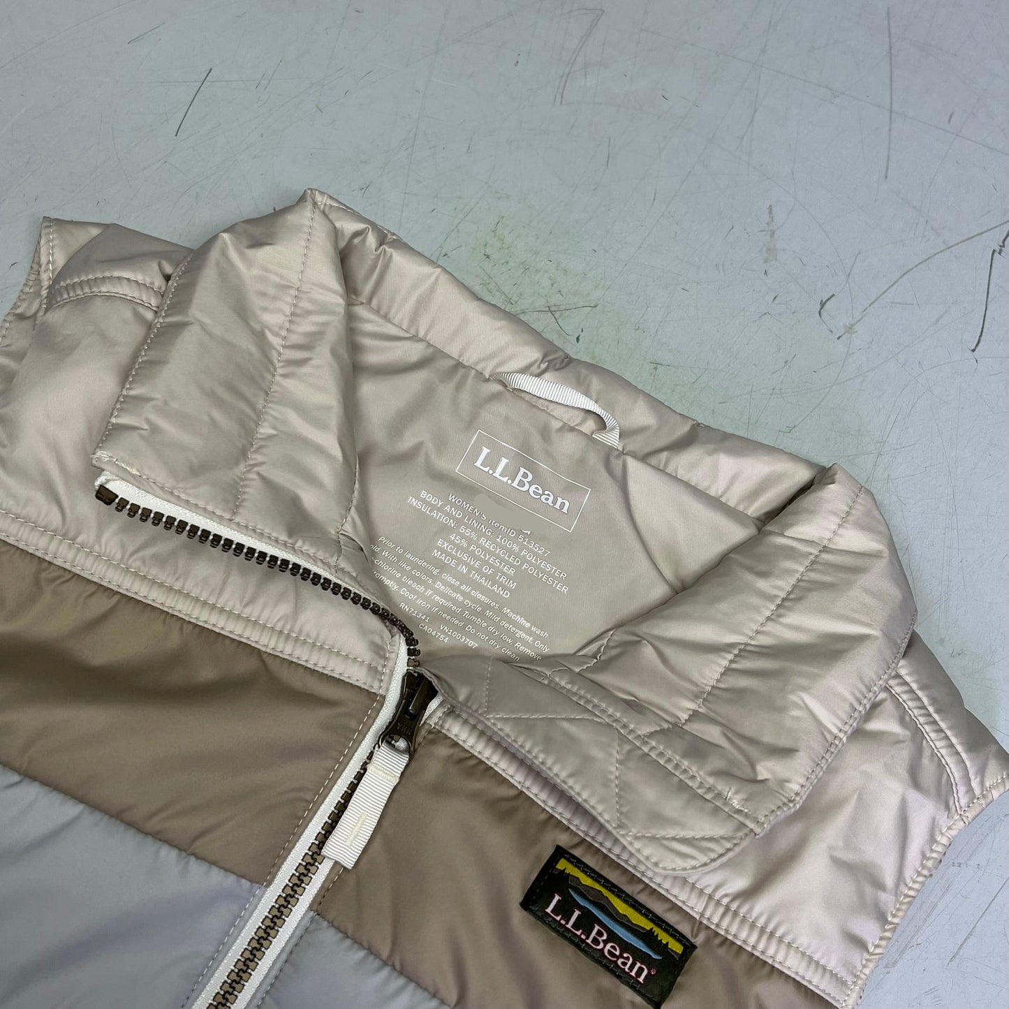 L.L. BEAN Mountain Classic Puffer Vest Women's Sz L Reg Shore/Paperwhite 513527