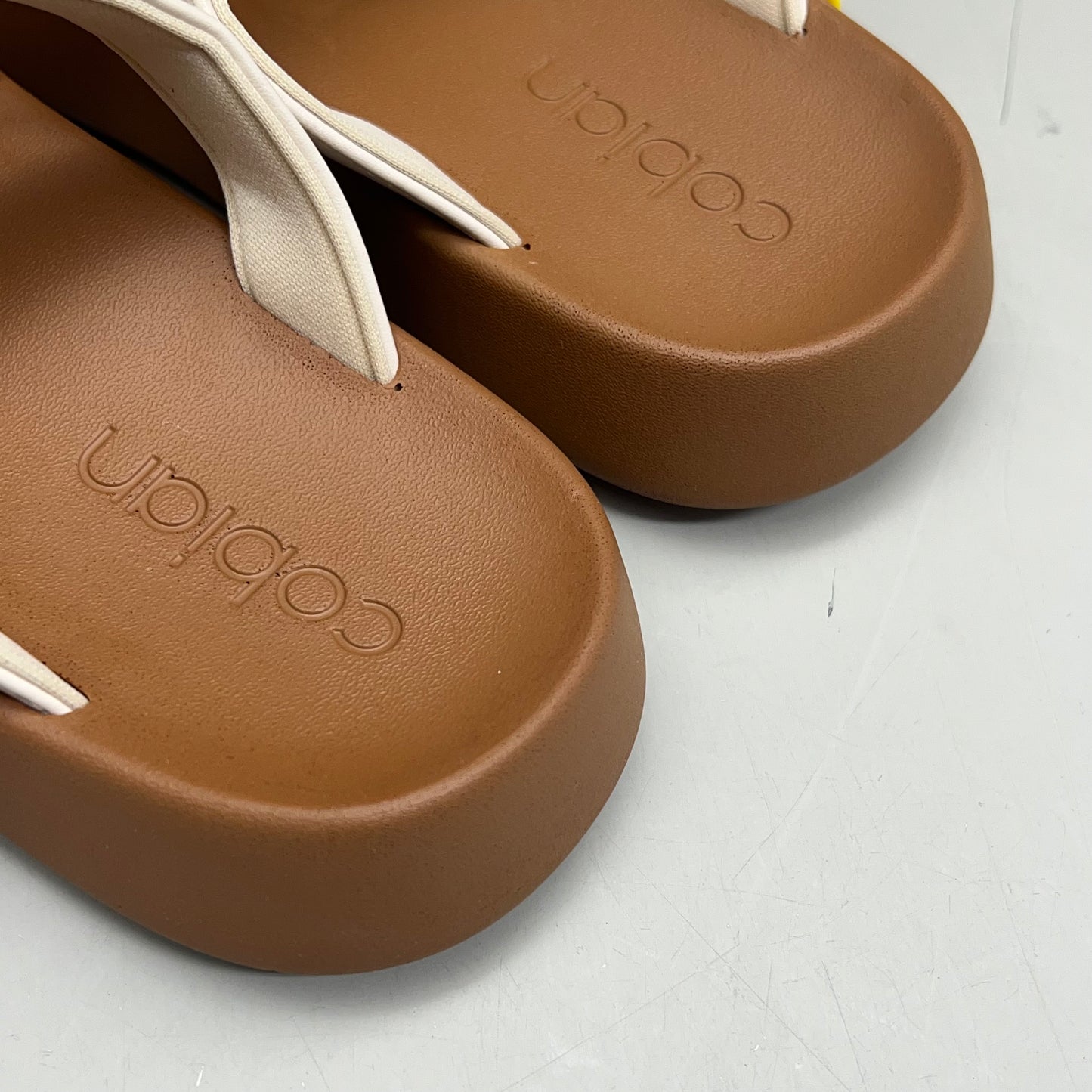 COBIAN Amalfi Synthetic Leather W/ Microfiber Lining Sandals Women's Sz 7, 37 EU Cream AMA25-110-7