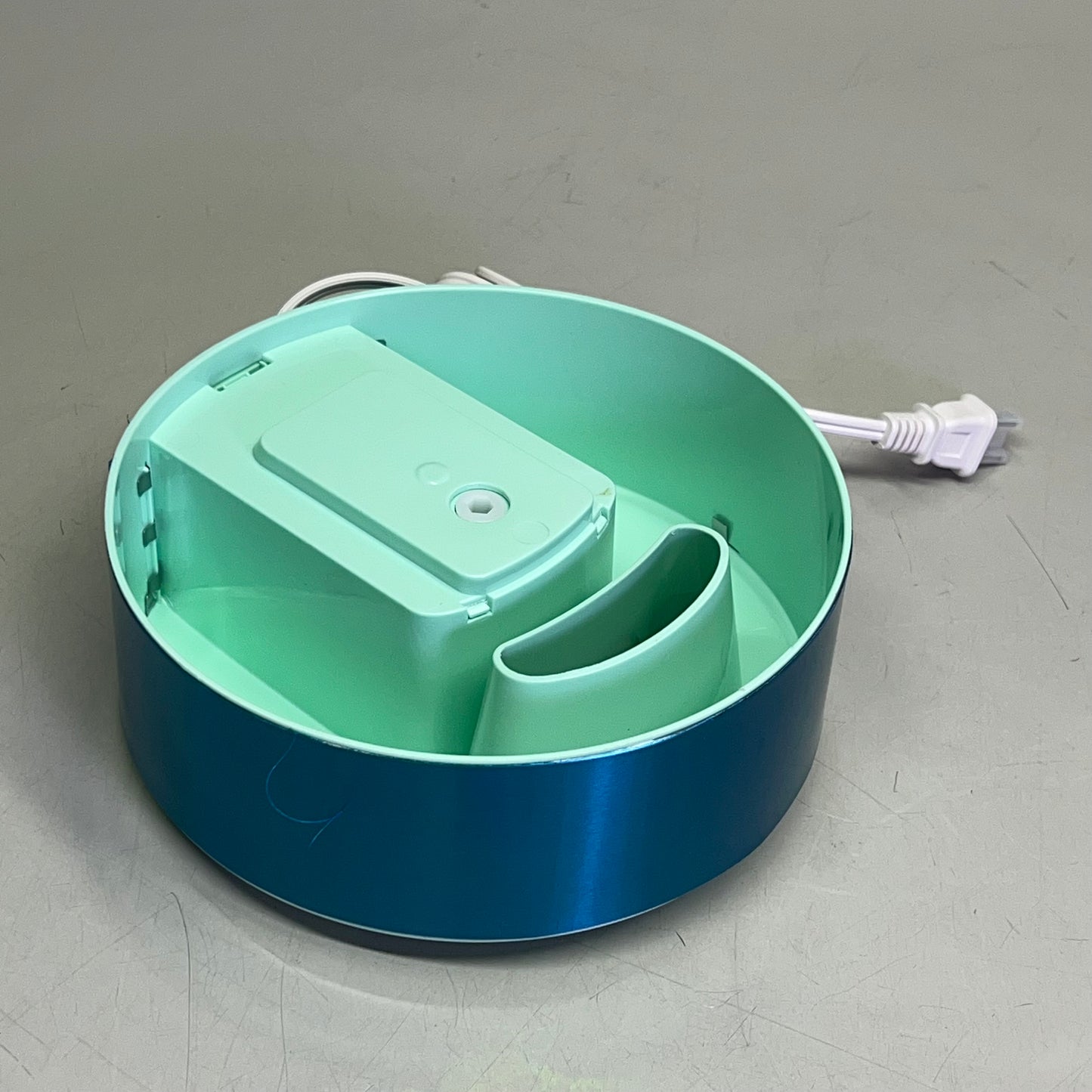 DASH Family Size Deluxe Gelato & Ice Cream Maker Makes 4 Pints Aqua DIC200GBAQ04