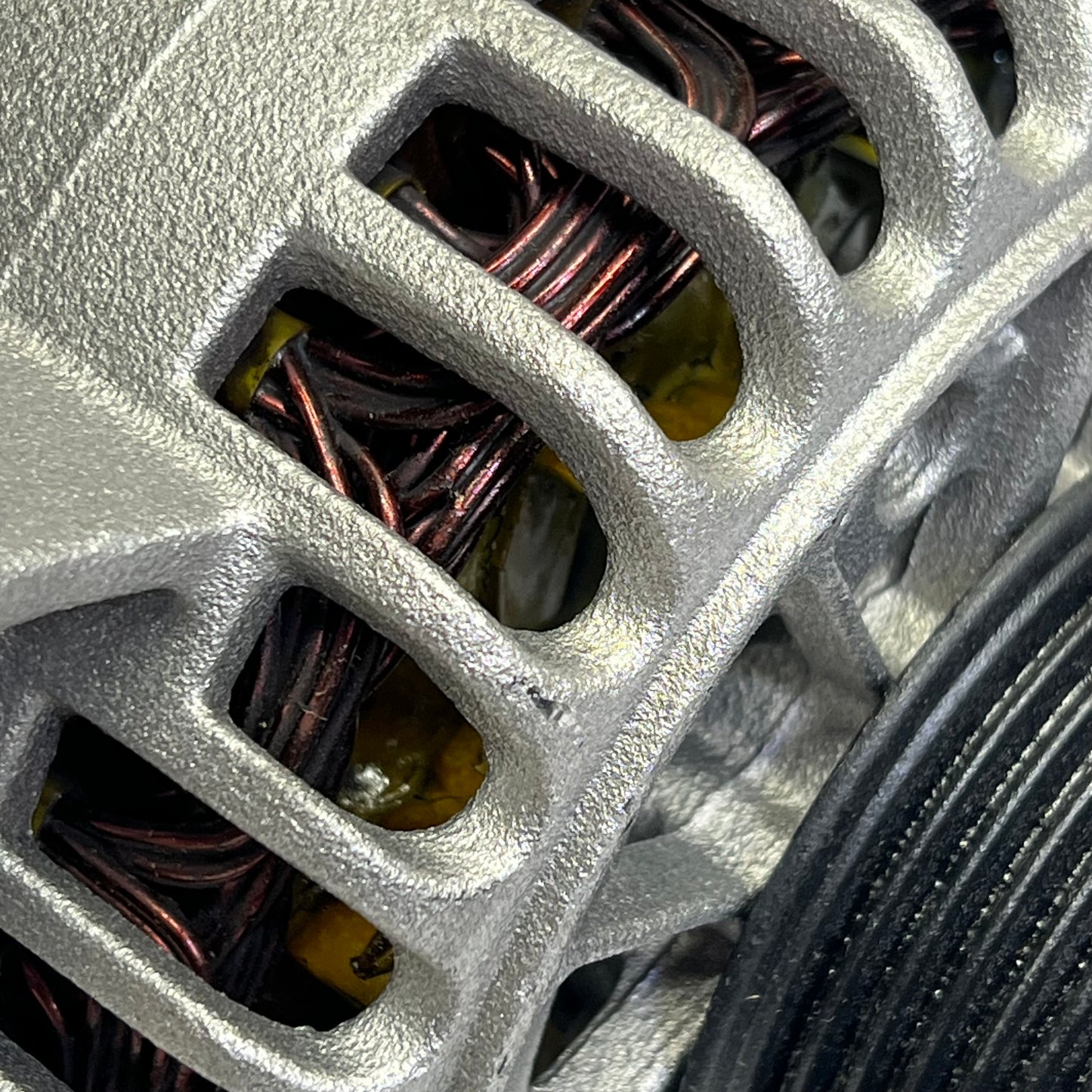 NAPA Remanufactured Alternator Standard 135 a for Ford Vehicles  2133186D