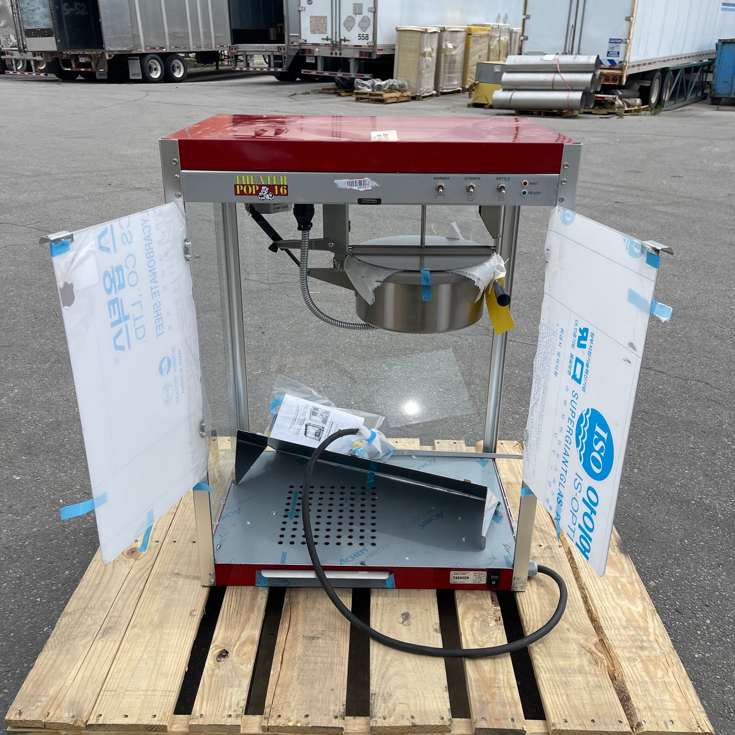 ZA@ Pallet of PARAGON Theater Pop 16 Popcorn Machine 1116110 (AS-IS)