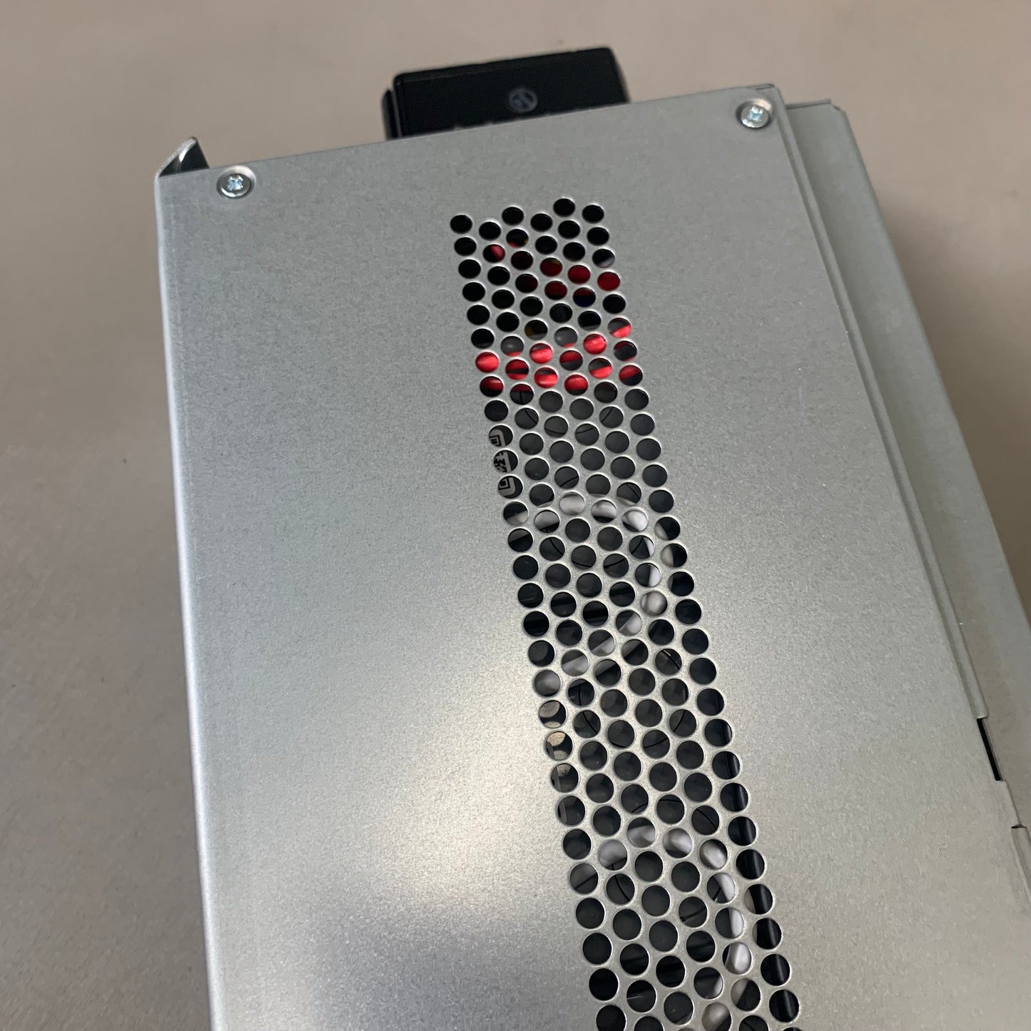 AMERICAN POWER CONVERSION Symmetra Battery Module Plug & Play Instal SYBTU2-PLP