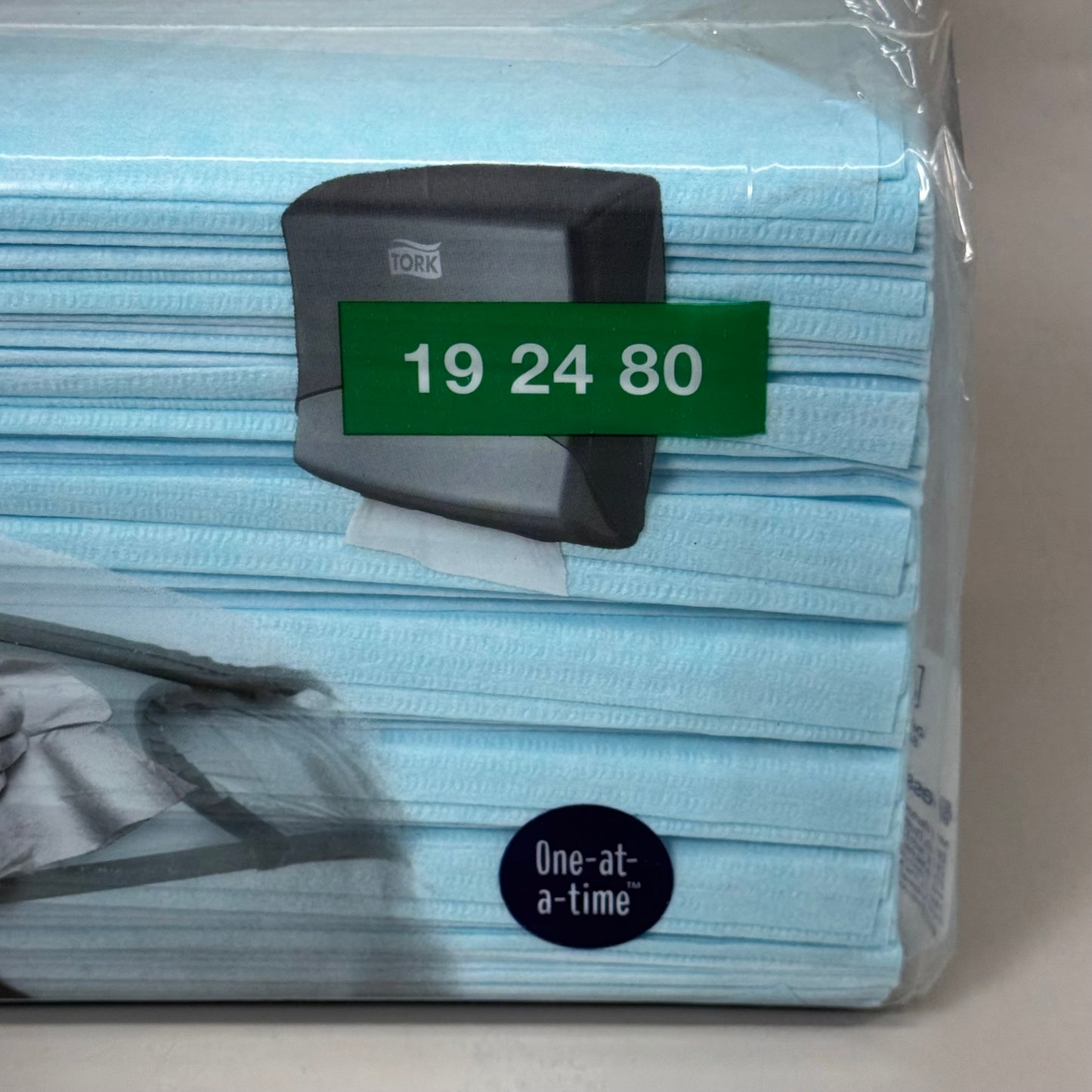 TORK (4 PACK, 120 SHEETS) Low-Lint Cleaning Cloth Top-Pak Turquoise 192480