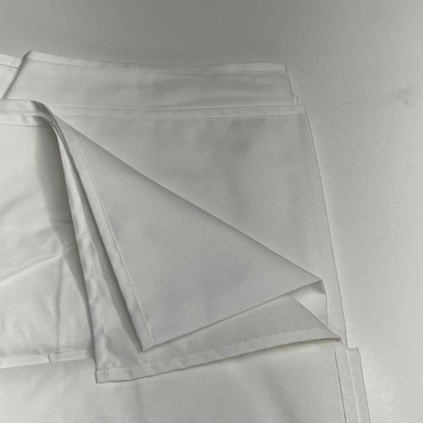 HELLENA FASHION (24 PACK) Washable Polyester Tablecloths 61"x61" White NP0018