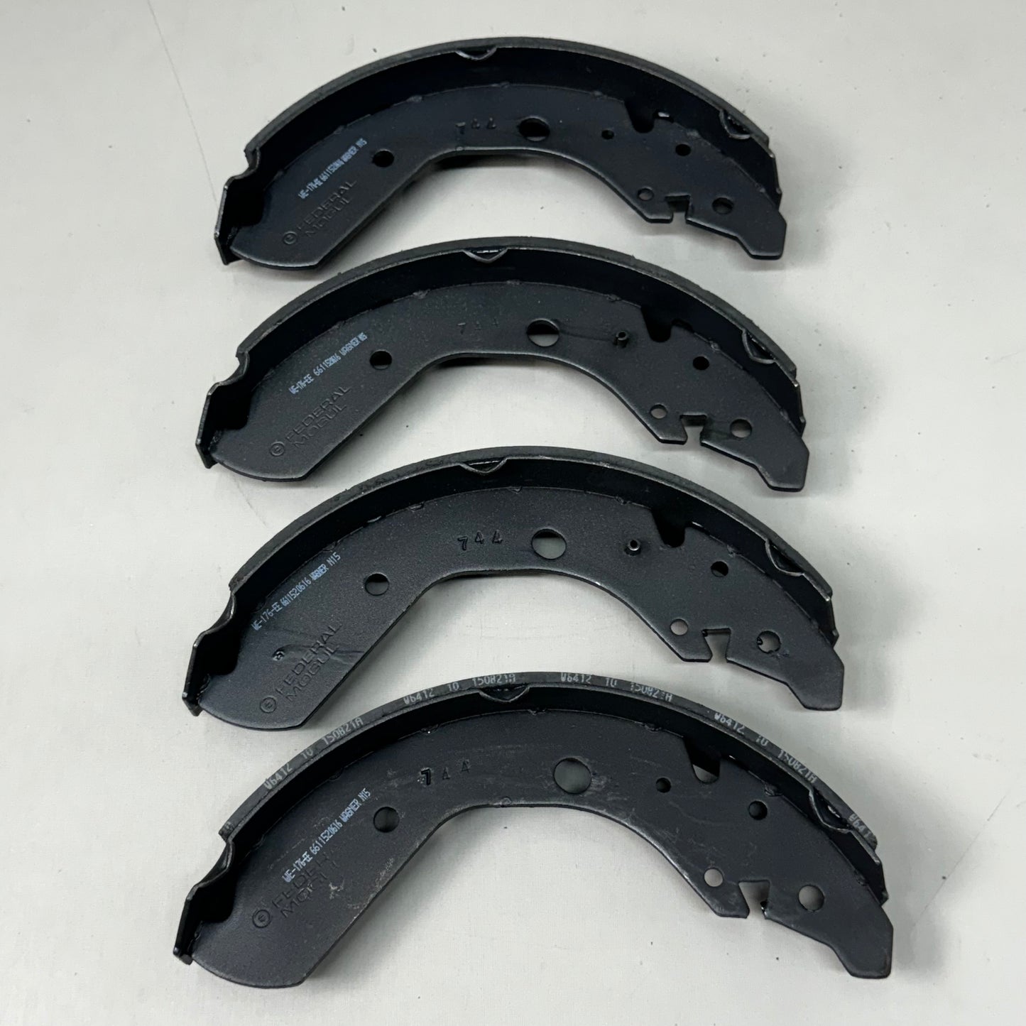 WAGNER QS Ceramic Disc Brake Shoes Set 9" x 5" Black Z744