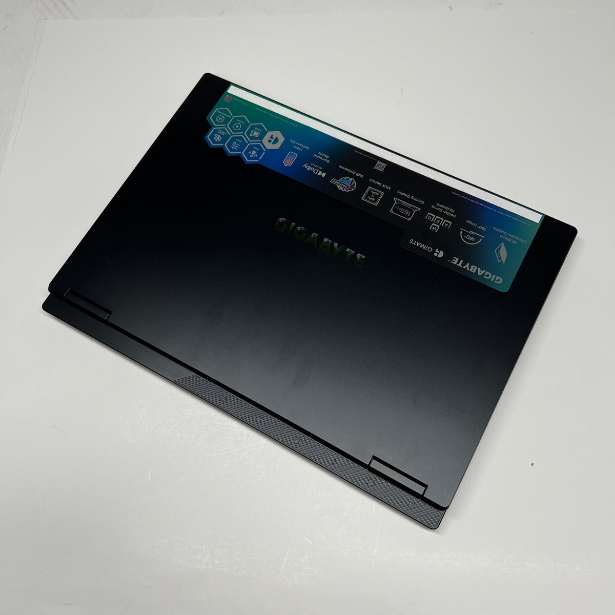GIGABYTE Gaming A16 2gb Ddr5 Ram 1920x1200 (wuxga) 16" 1TB SSD 165Hz BLK Steel