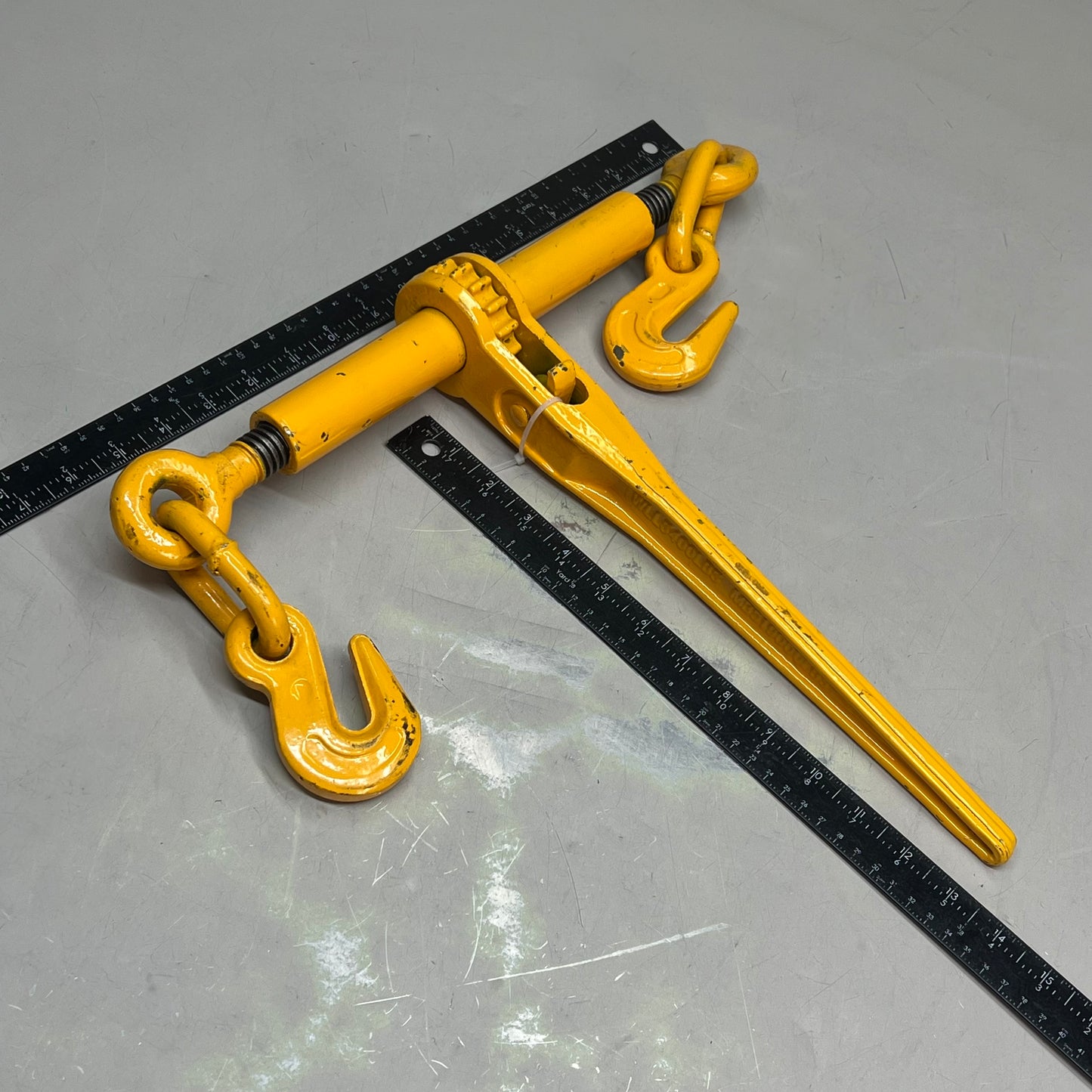 KINGCHAIN Ratchet Type Load Binder W/ Grab Hooks  5/16"-3/8" 5400lbs (Used)