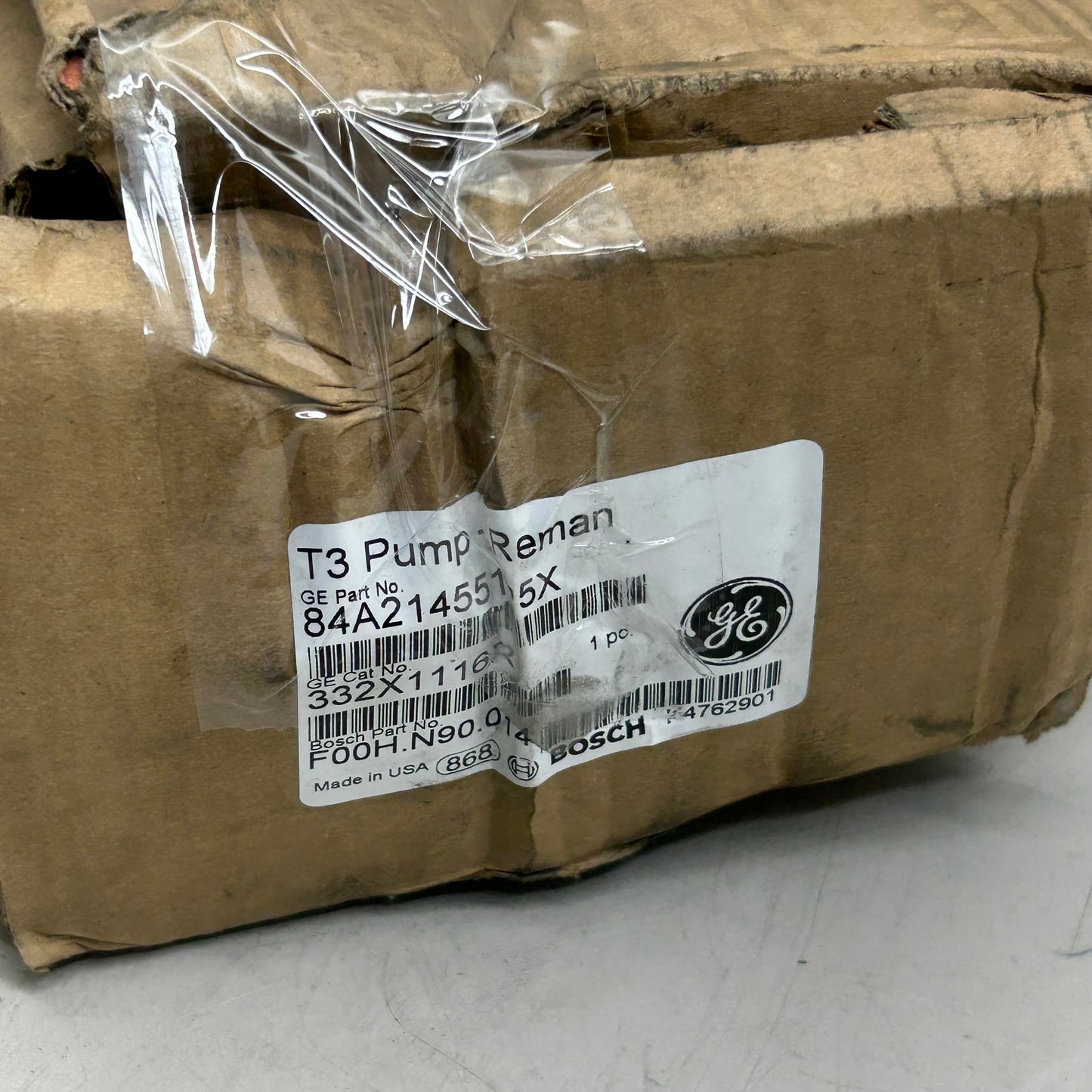 BOSCH Locomotive Fuel Injection Pump 15" Grey 332X116R (Distressed Packaging)