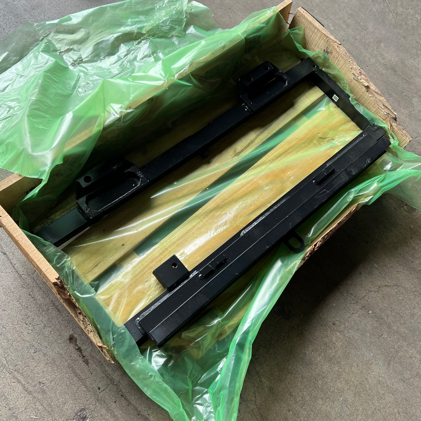 BOBCAT Genuine Oem Part Forklift Carriage Assembly  Black 230216-02249