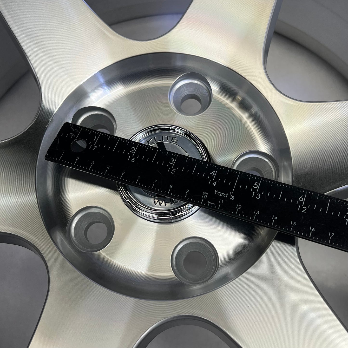 TRAKLITE Alloy Wheel Remanufactured 18x8 5x114.3 ET40 73.1 Hub Silver 657 HC1473-1