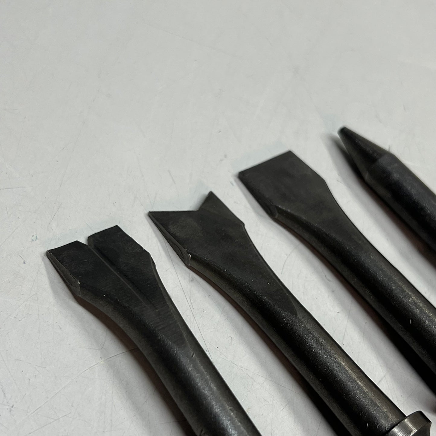 TRU-FLATE Air Chisel Hammer Hi FLO W/ 4 Chisels 4500 BPM 90 Psi 1/4" 25-560