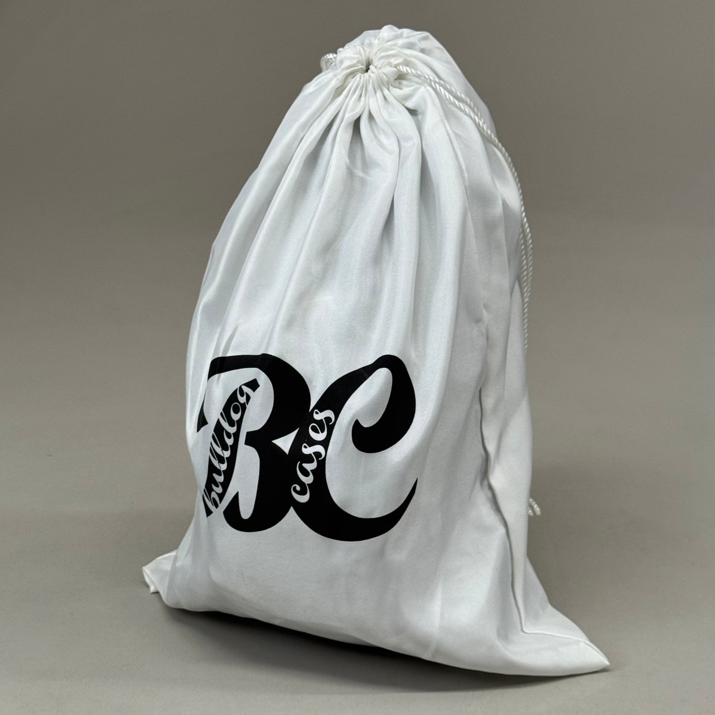 BULLDOG CASES Sling Bag W/ Gun Holster 14"x7"x5" Black