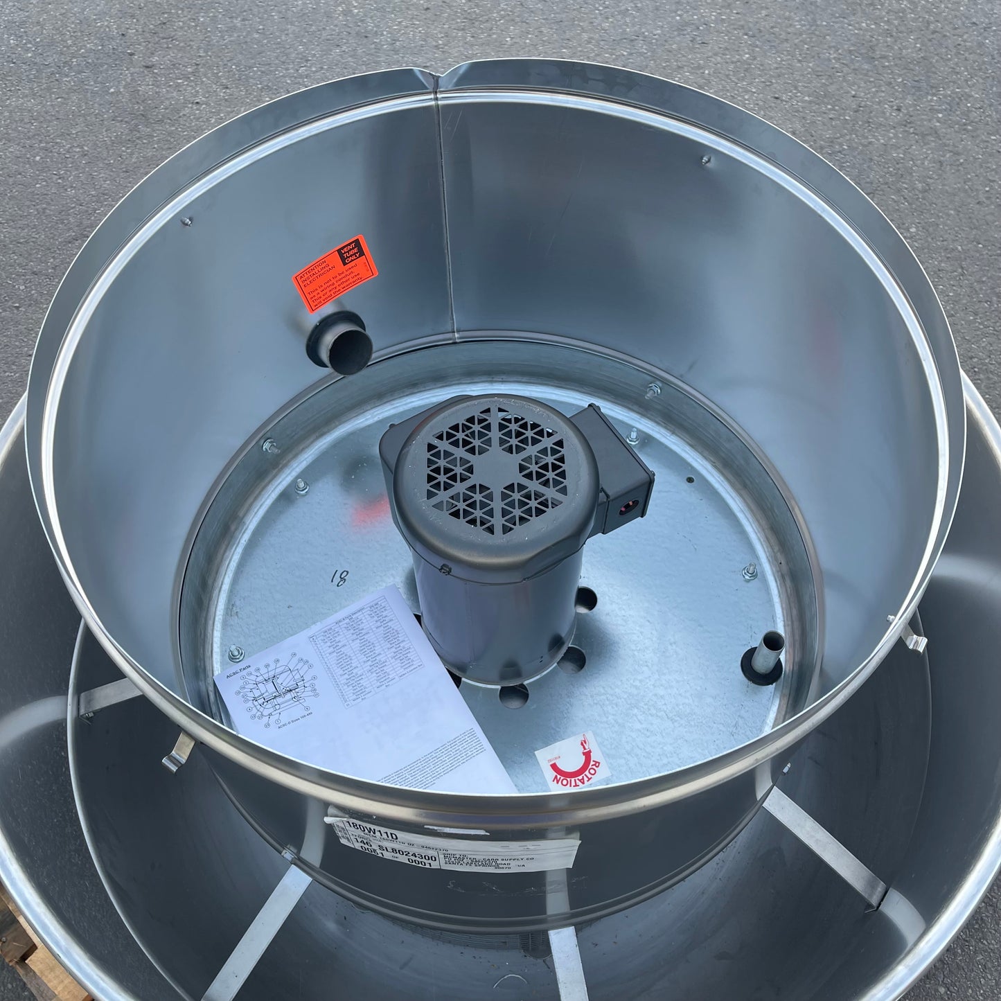 LOREN COOK Direct Drive Exhaust Fan 18" 3/4 HP 115 Volt 1 Phase 180W11D180ACW (New, Dented Top)