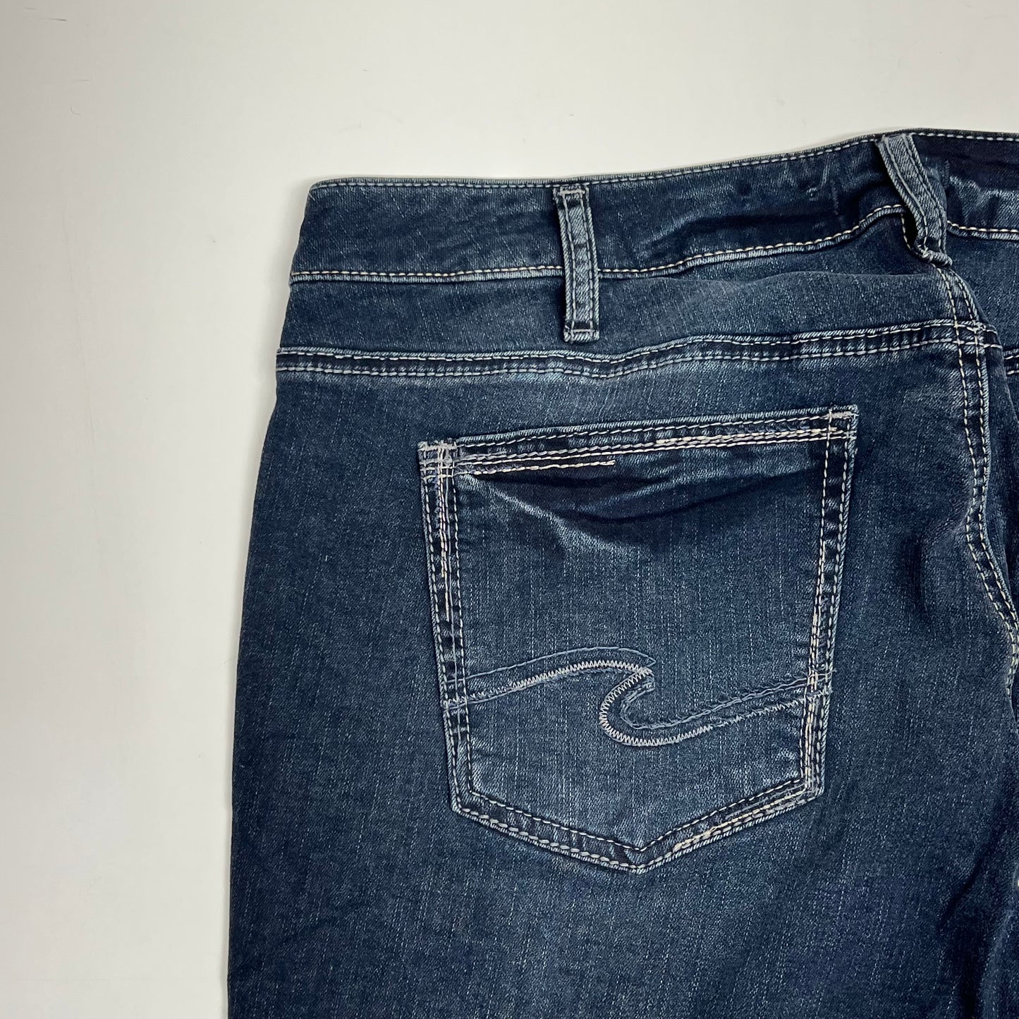 SILVER JEANS CO Suki Curvy Fit Mid Rise Slim Boot Jeans Women's Sz 18/33 Indigo