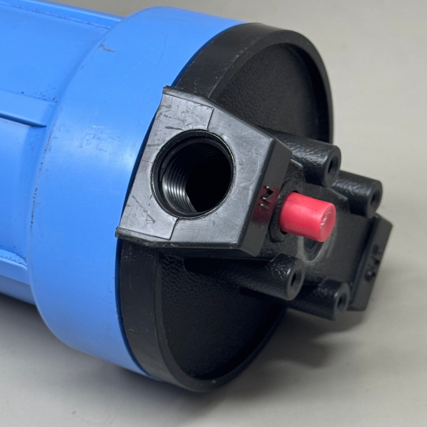 PENTAIR Pentek Slim Line Water Filter Housing Leakproof 10" 1/2" FIP Blue/Black