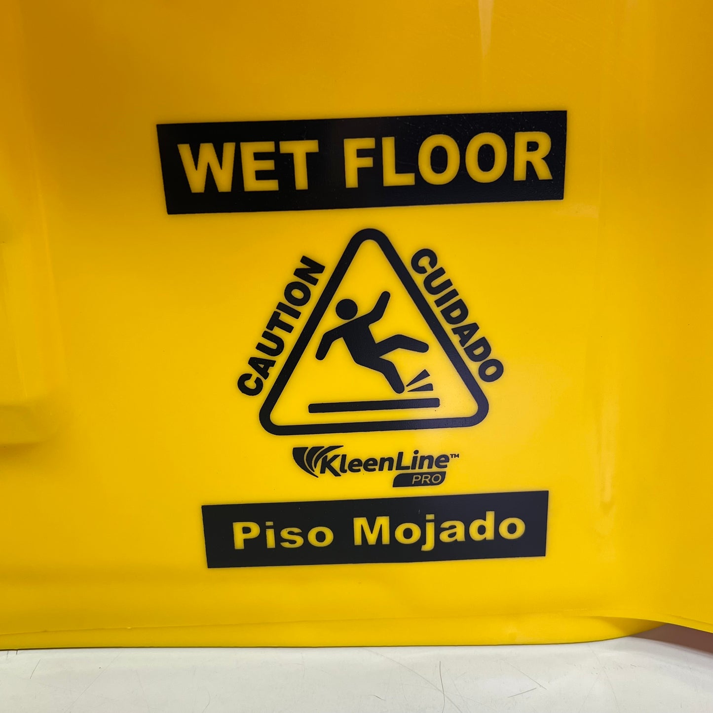 KLEENLINE PRO Bucket & Wringer W/ Side Press For Janitorial 26 Qt Yellow 660902