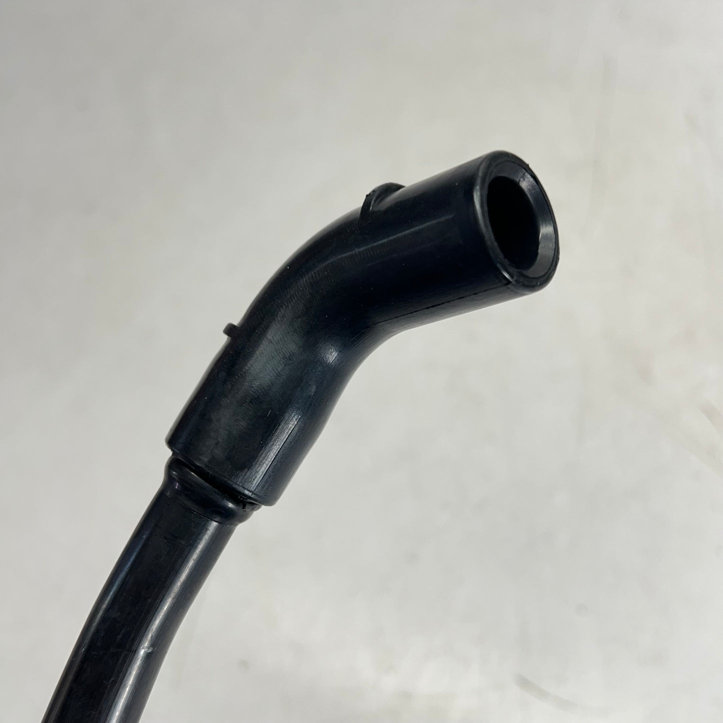 GATES Plastic Rubber Emissions Control Ventilation Hose 16" Black EMH179