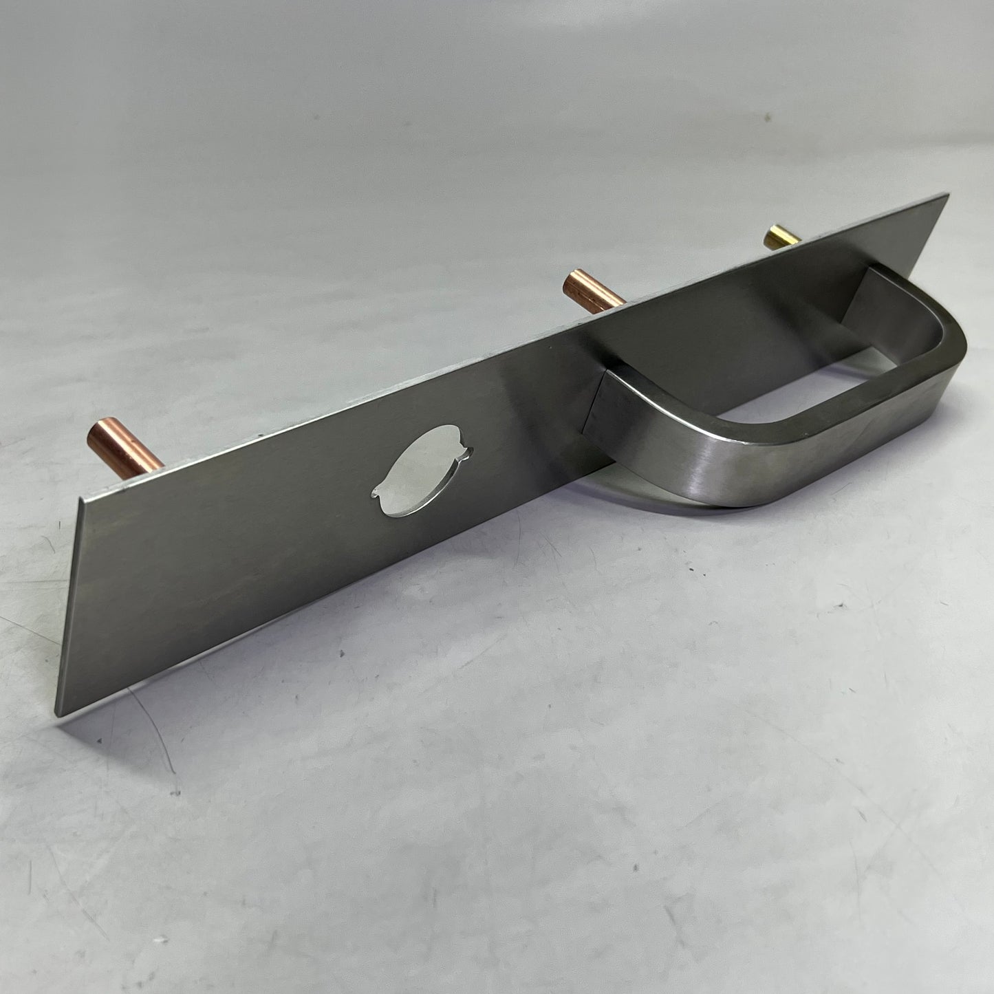 Fixed Pull Night Latch Trim w/ Cylinder Hole, Silver M99F/32D-G3