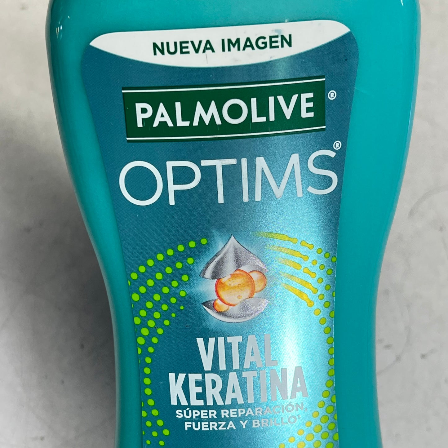 PALMOLIVE OPTIMS (3 PACK) 2-in-1 Shampoo Vital Keratin Super Repair 700 Ml