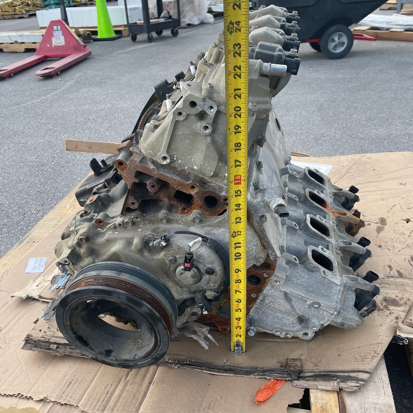 ZA@ Pallet of MIXED V8 Automotive Engine Assembly  (AS-IS)