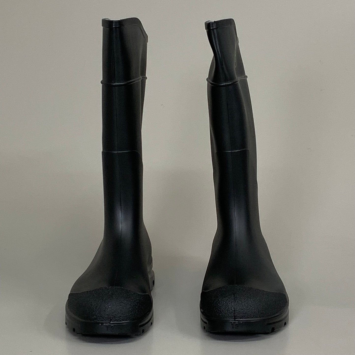 SERVUS Pull on Knee Shaft Plain Toe PVC Work Boots 16" Height Sz 12 Black 18822