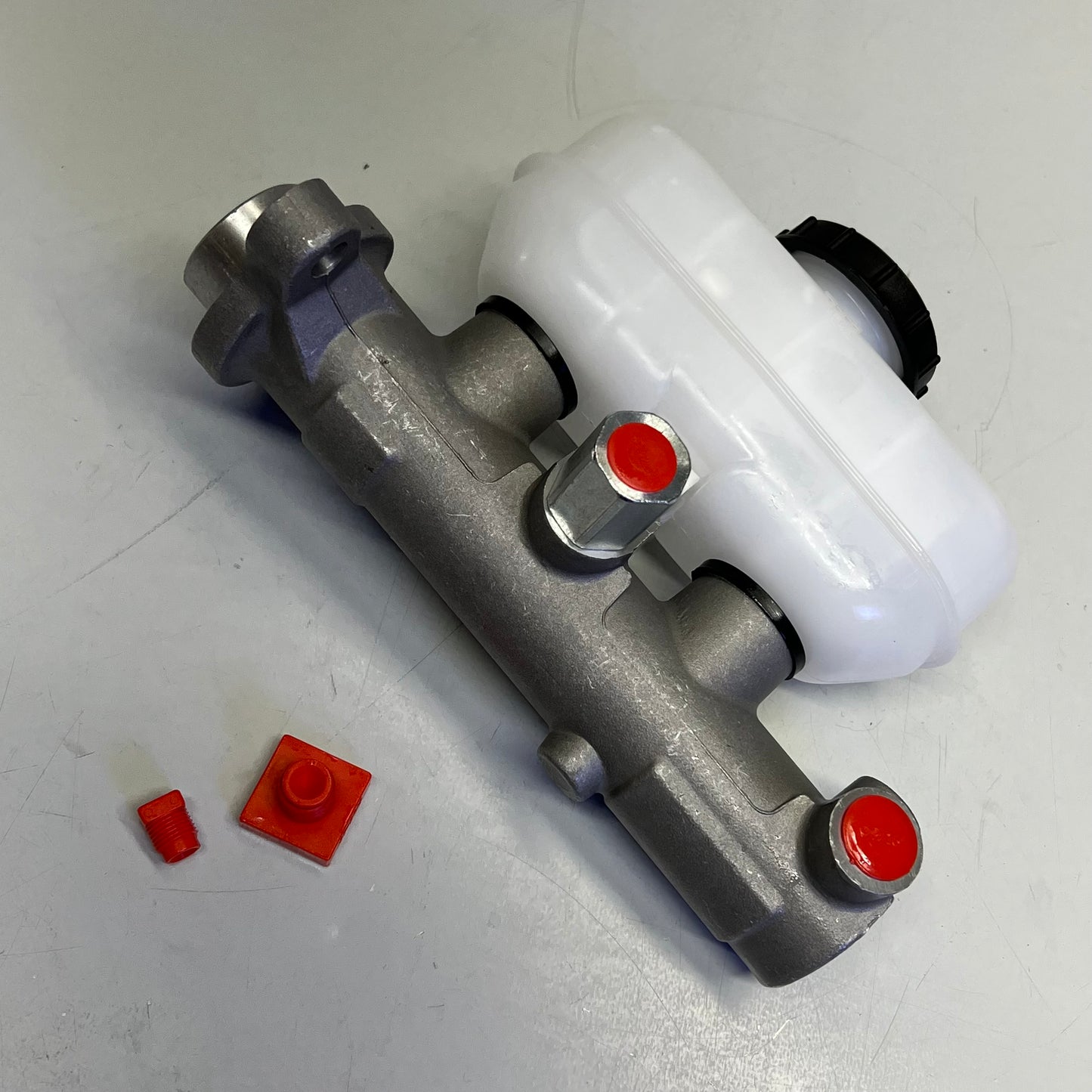 NAPA BRAKES Ultra Premium Master Brake Cylinder For Ford Vehicles 62-M4558