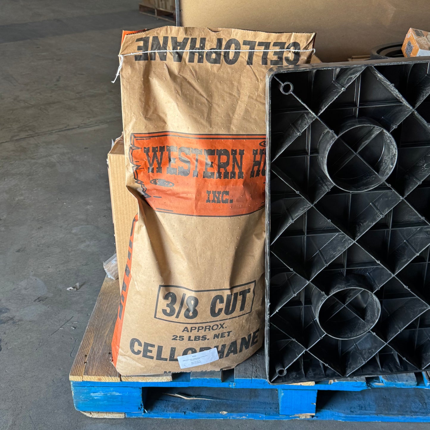 ZA@ Pallet of MIXED Art Printed Wall Frame, Air Filters, Shelf Support, Cups, T-Shirt, Dog Treats, Etc... (AS-IS)