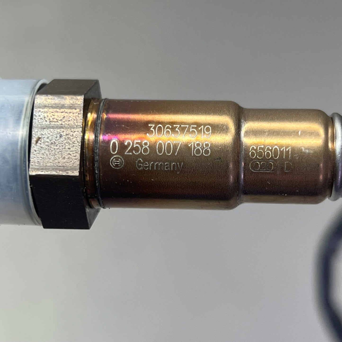 BOSCH Oxygen Sensor Male Connect Standard Replacement For Volvo Vehicles 17188