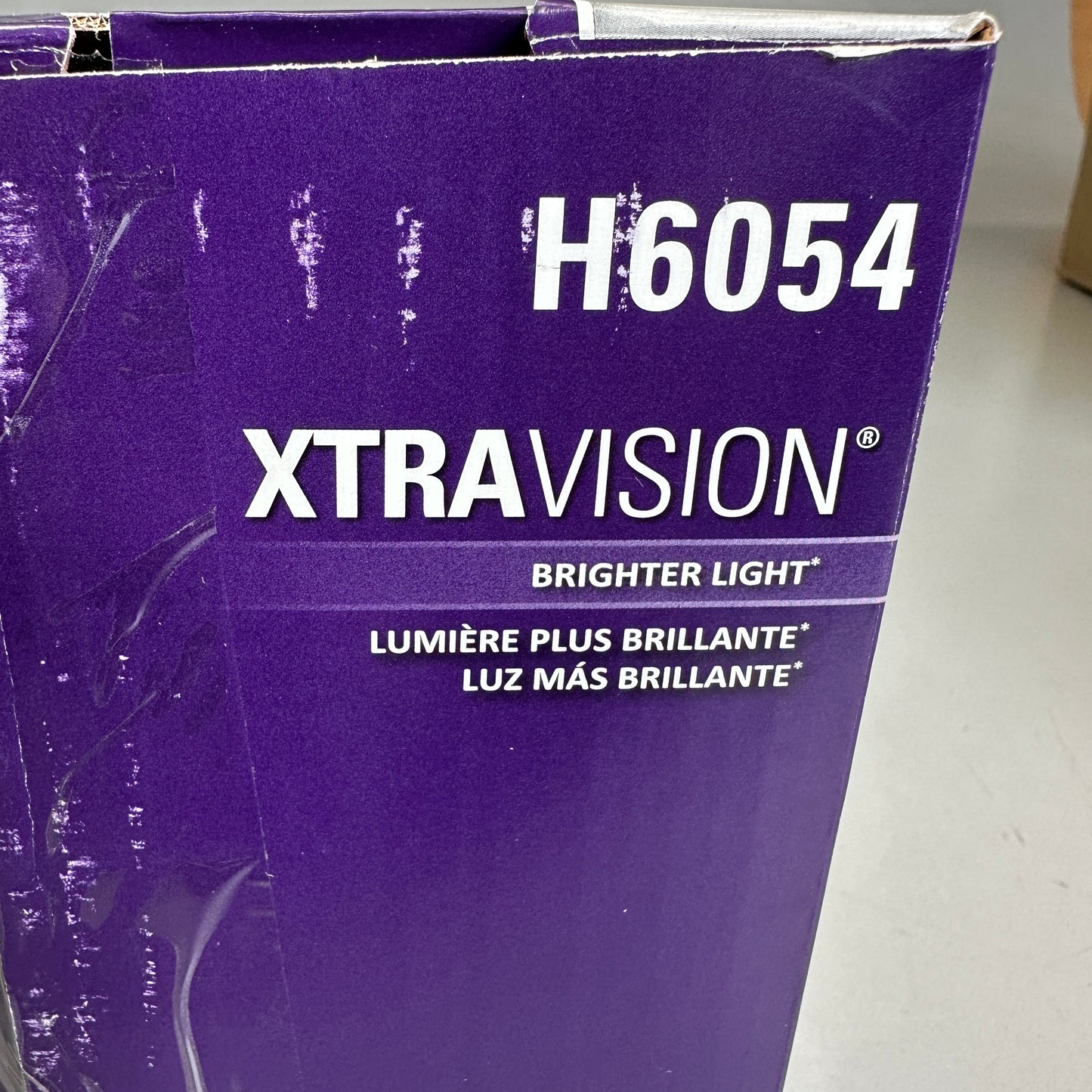 SYLVANIA XtraVision H6054 Sealed Beam Headlight 142x200 Sz 7 in X 5.5 in Silver