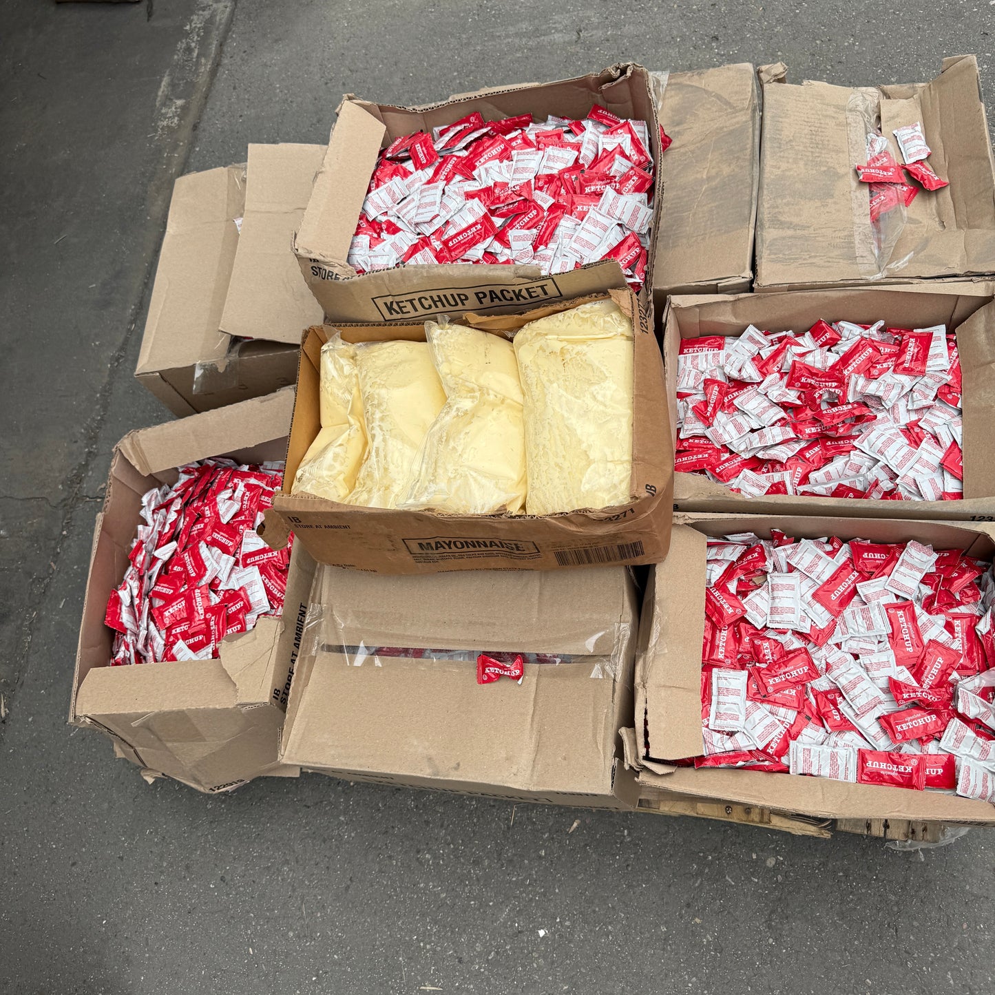 ZA@ Pallet of KETCHUP & a Little MAYO (Past BB Date)— A DIY Fry Sauce Maker’s Delight! (AS-IS) 11-11-Floor