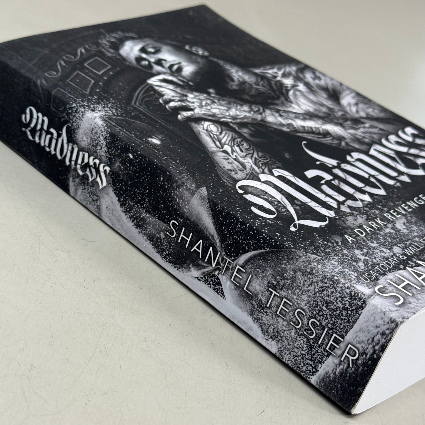 (PaperBack) Madness: a Dark Revenge Romance Shantel Tessier