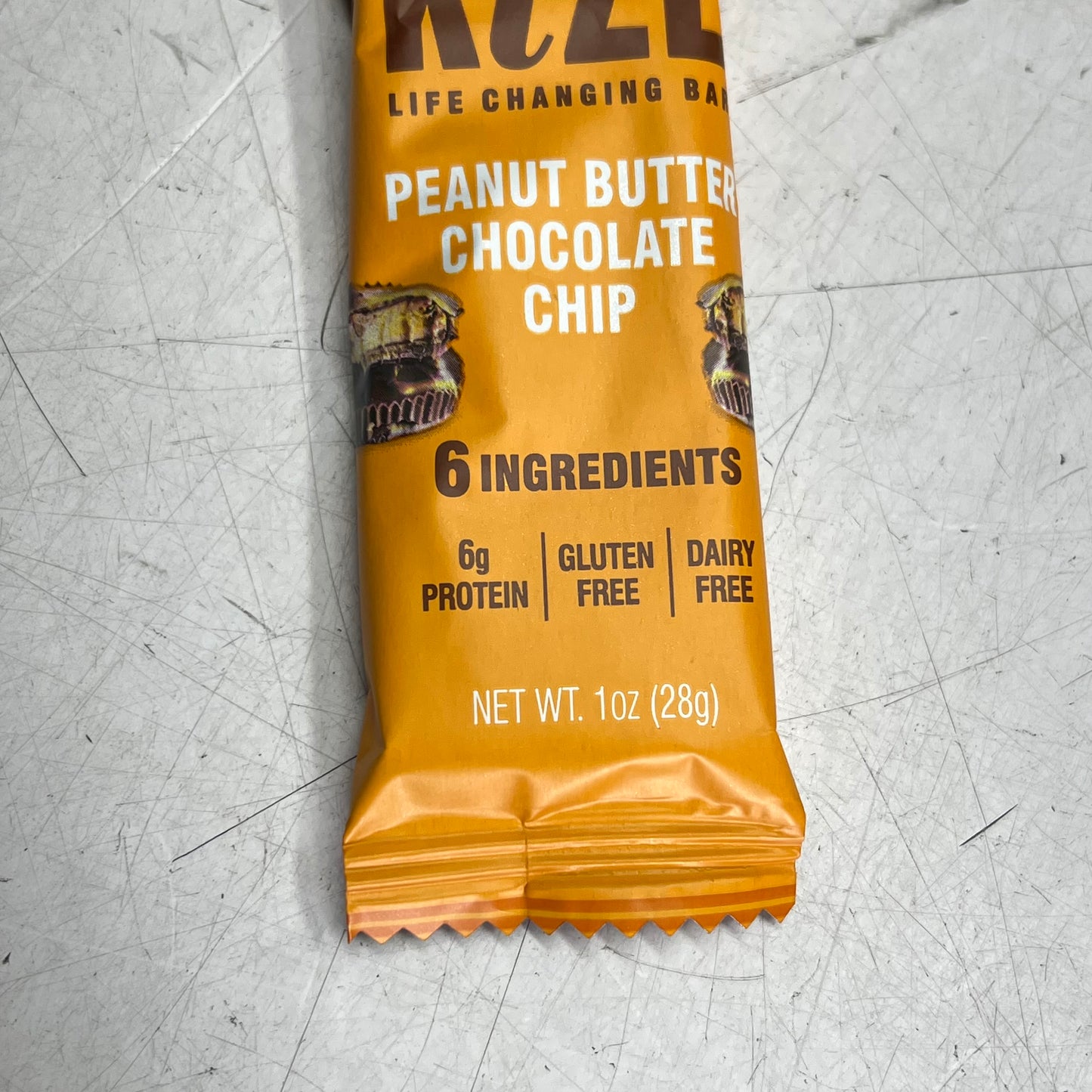 KIZE (24 PACK) Peanut Butter Chocolate Chip Protein Bars  1oz Each BB 03/27