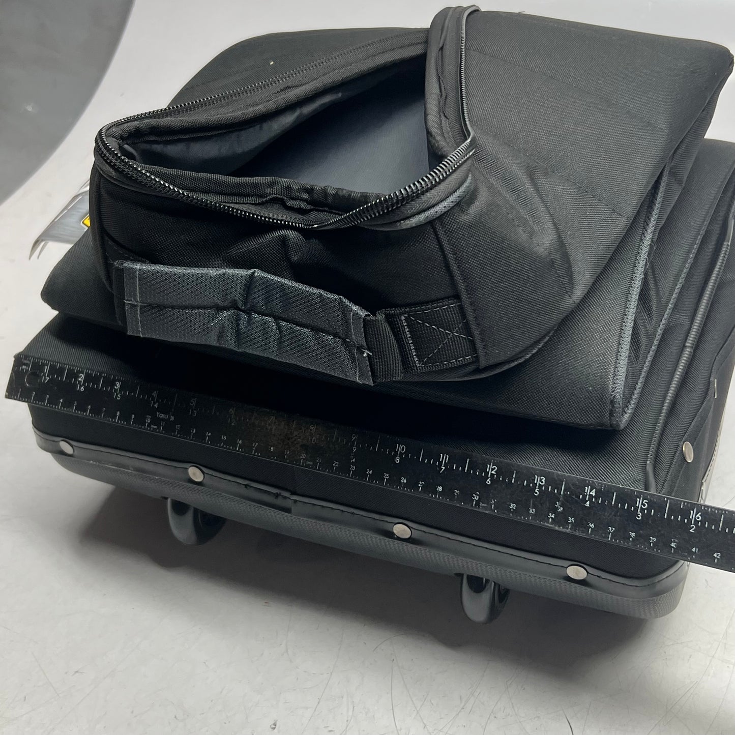 BAGBOY Golf Freestyle Travel Cover 15"L x 12"W x 11"H Black/Charcoal BB97055