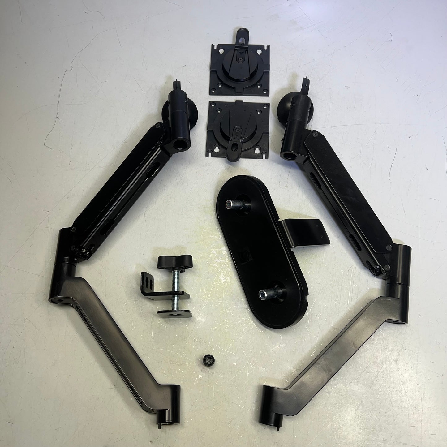 ZA@ CHEIF Monitor Arm Mount Fits 10-32" Screens 15lb Per Screen DMA2B (No Hardware) Arms Don't Close