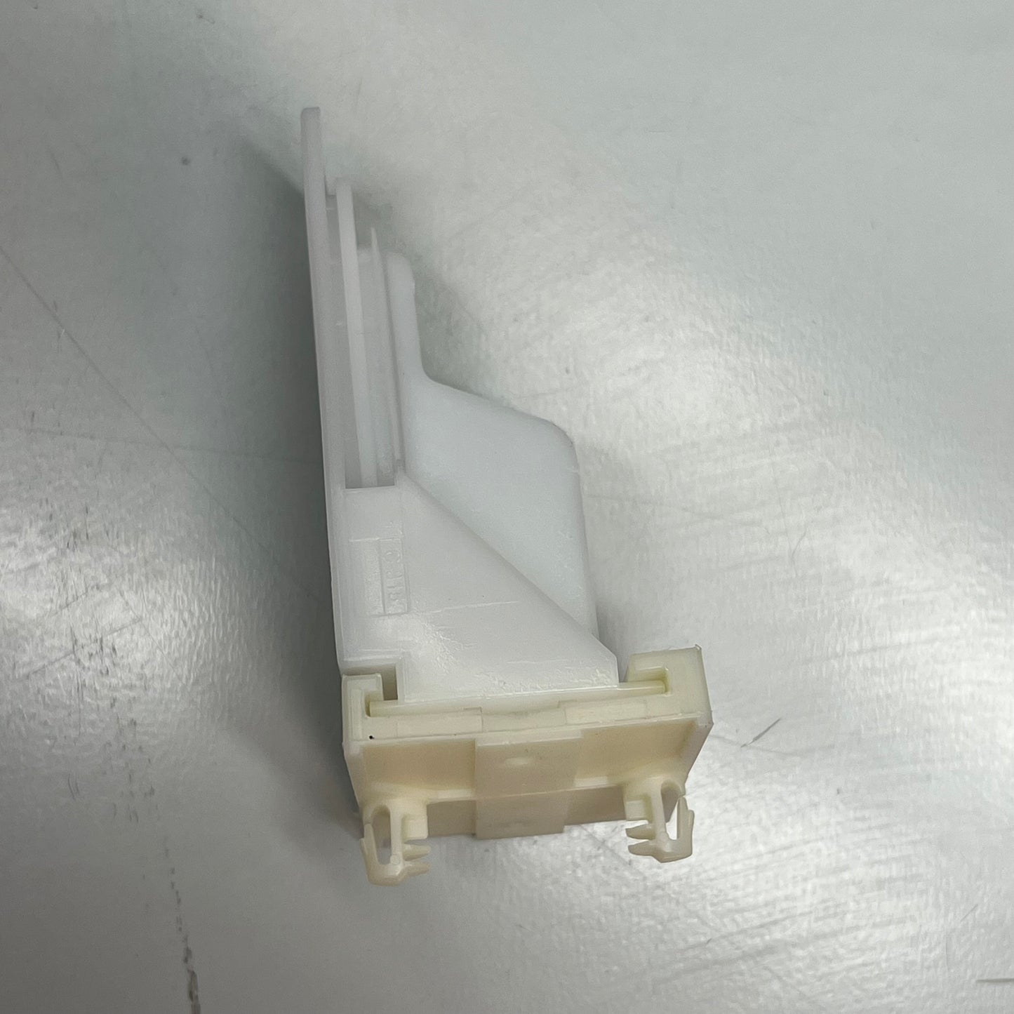 TENN-TEX PLASTICS  (400 CASE) Undermount Dowelled Brackets 47mm-51mm White C-316