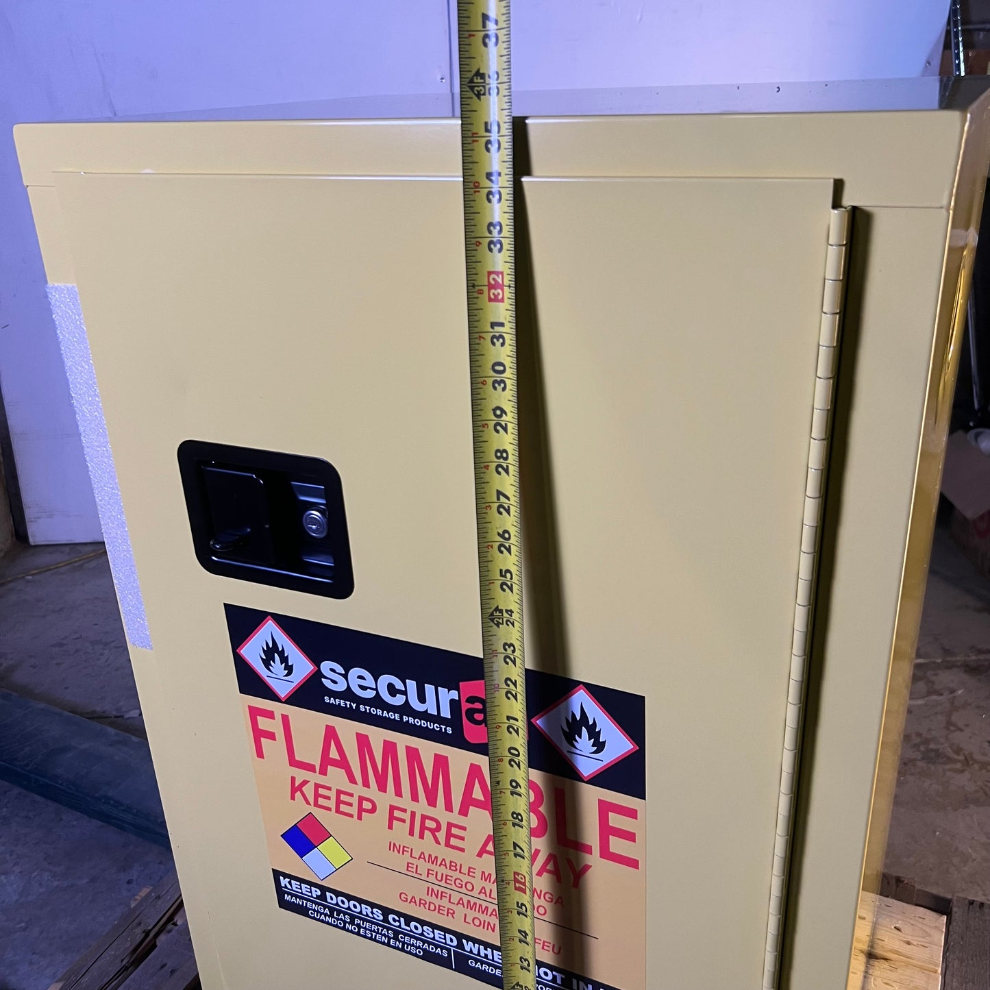ZA@ SECURALL Safety Cabinet for Flammables W/ Self-Latch Standard Door (New Other, Minor Striping)