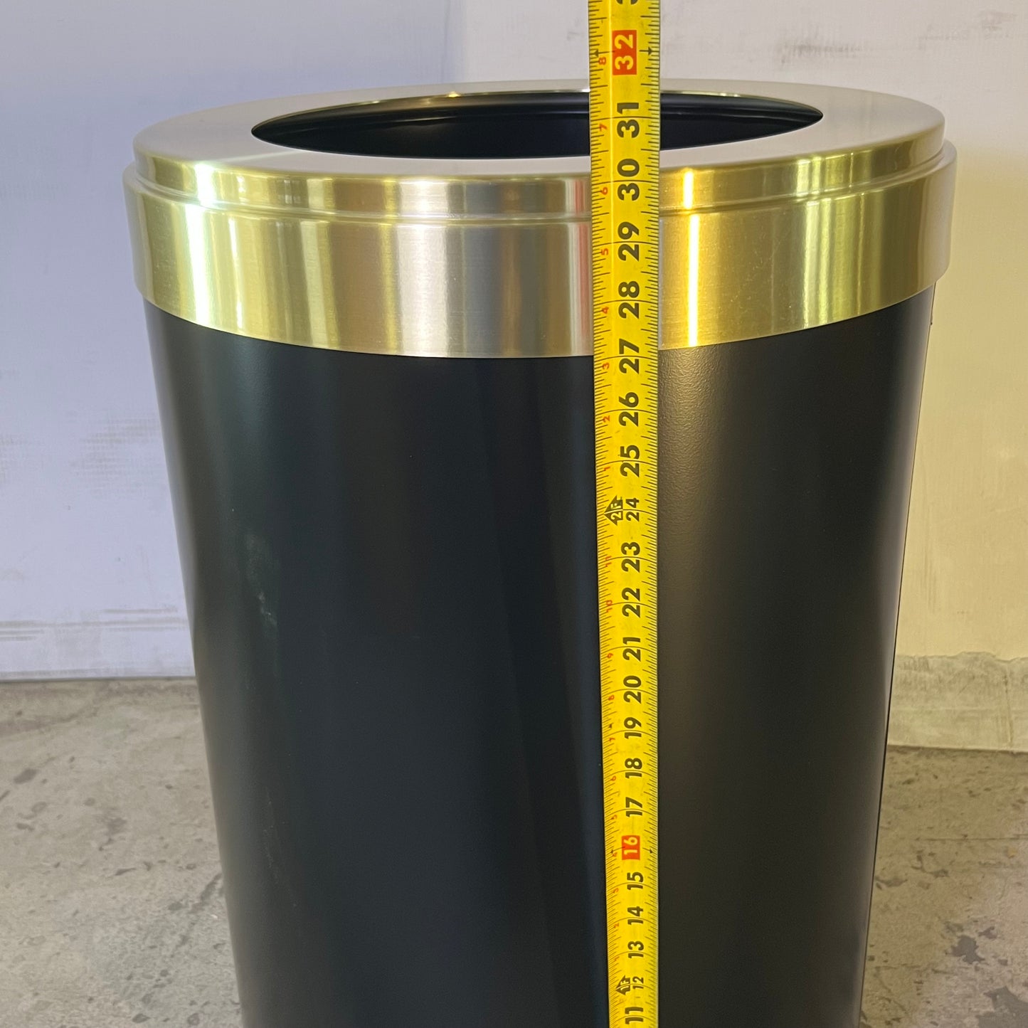 CLARO 35 Gal Metal Trash Can Sz 20"D x 30"H Black