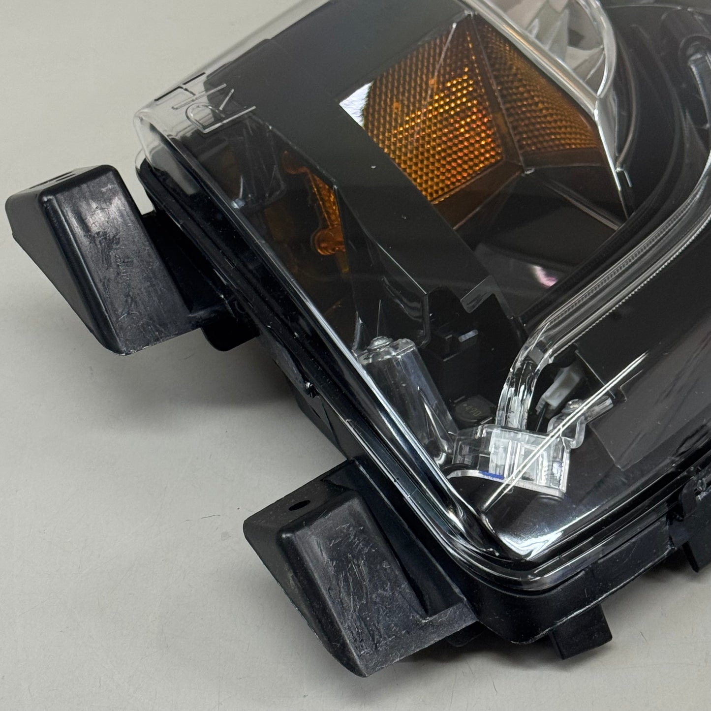 TESLA Front Fog Lamp Assembly Right Hand SAE Up Model S 00140145-23-0000