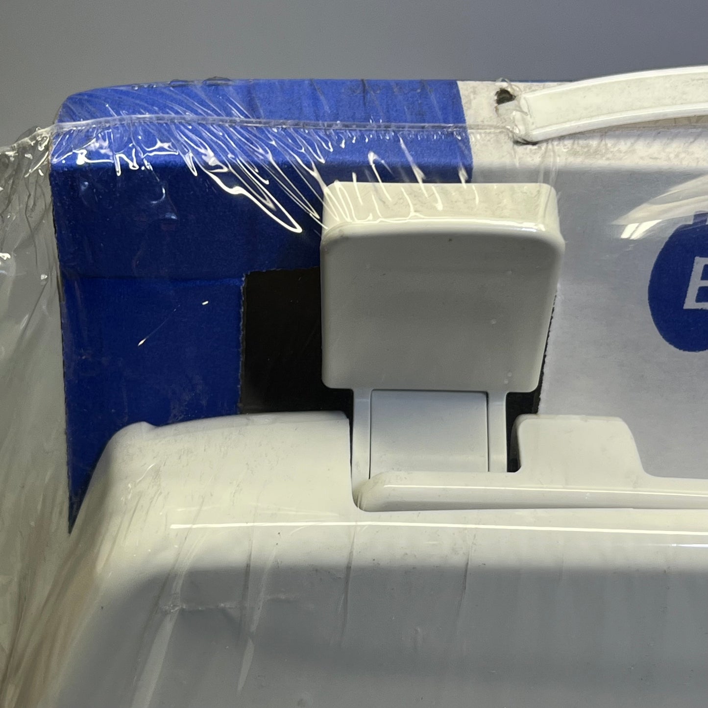 BEMIS Mayfair Affinity Elongated Plastic Toilet Seat Slow Close White 187SLOW000