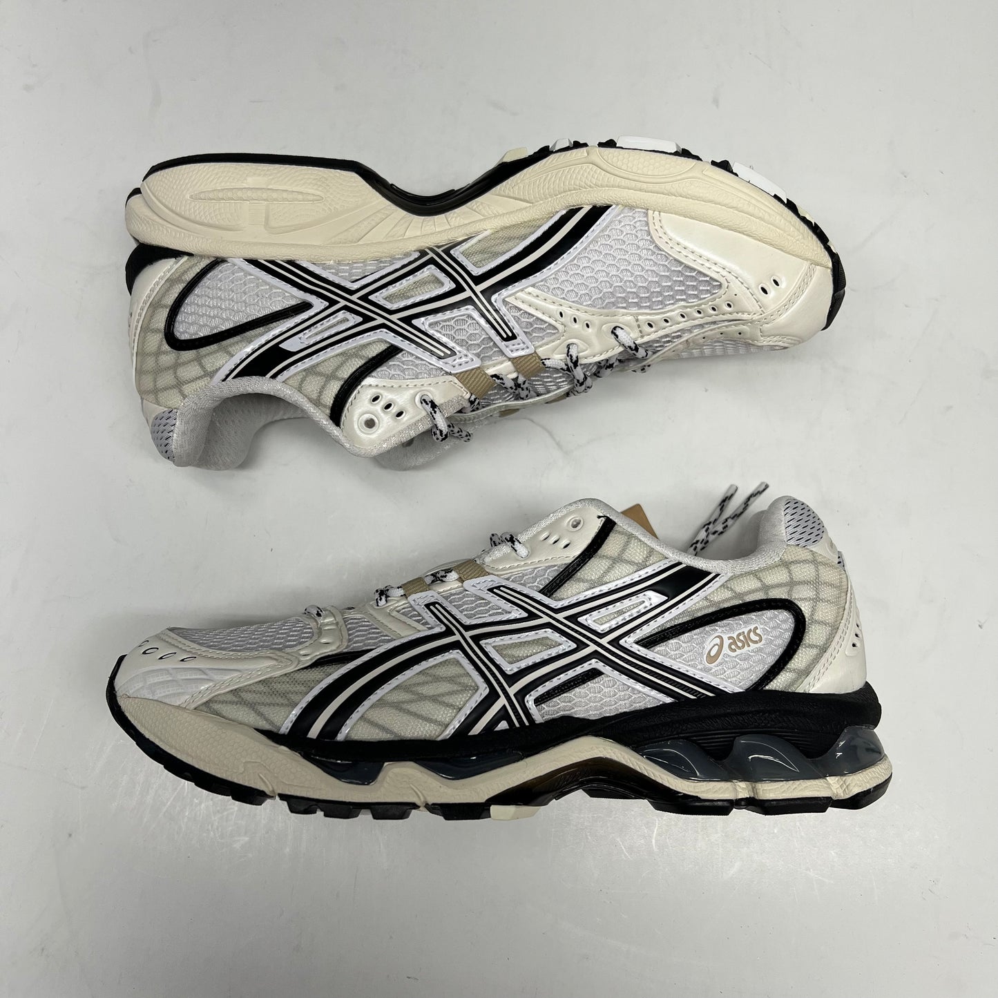 ASICS Gel Nimbus Eva Foam Sneaker M Sz 7.5 W Sz 9 White/Ivory 1203A543-108