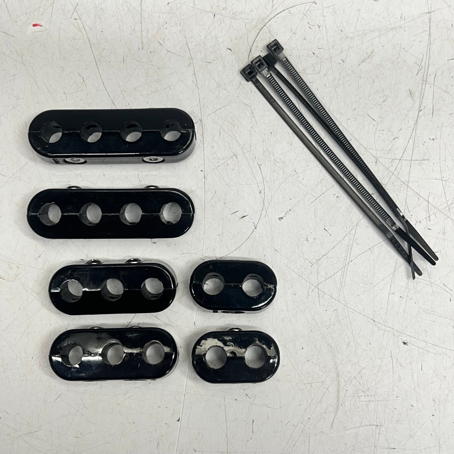TAYLOR CABLE (6 PIECE) Taylor Clamp Style Wire Separator Set 7-8.2MM Black 42700