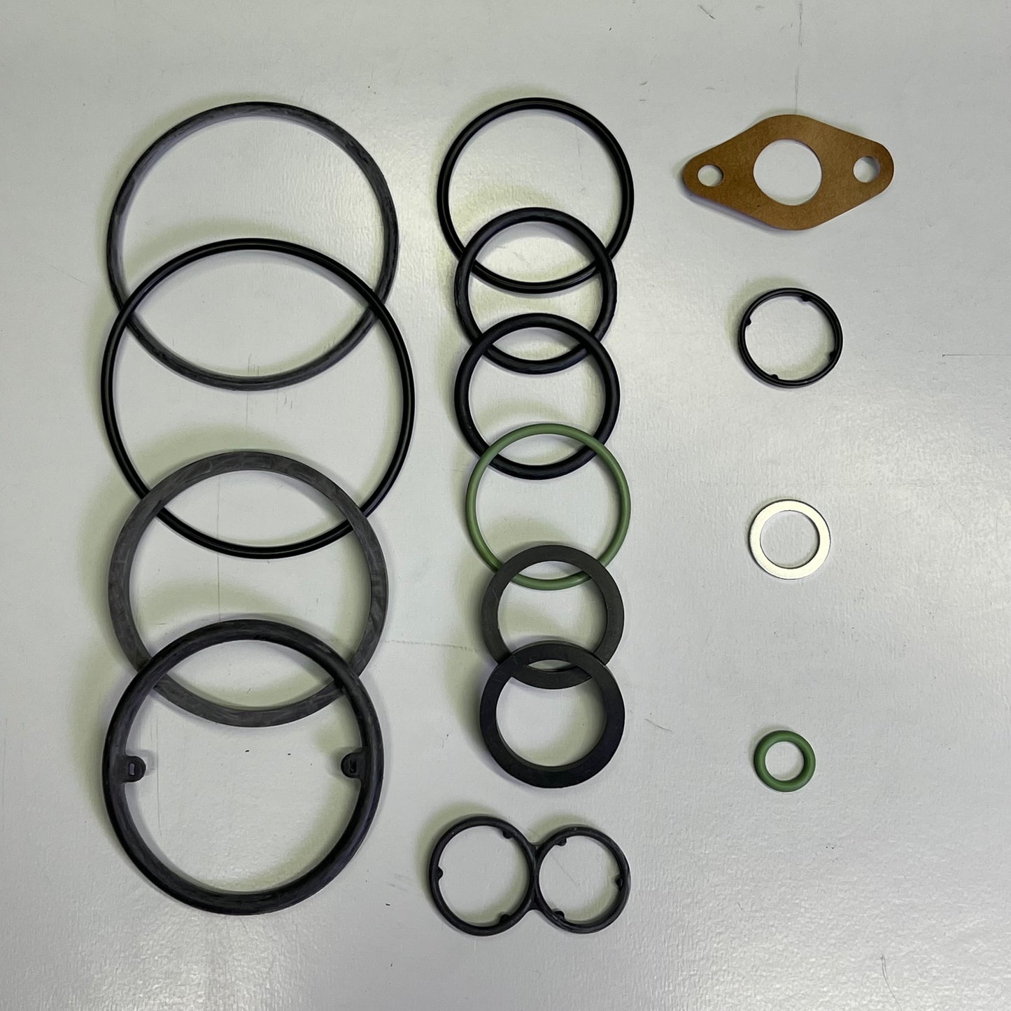 MAHLE Engine Gasket Set For Volkswagen Vehicles OE Fit & Function 95-3718