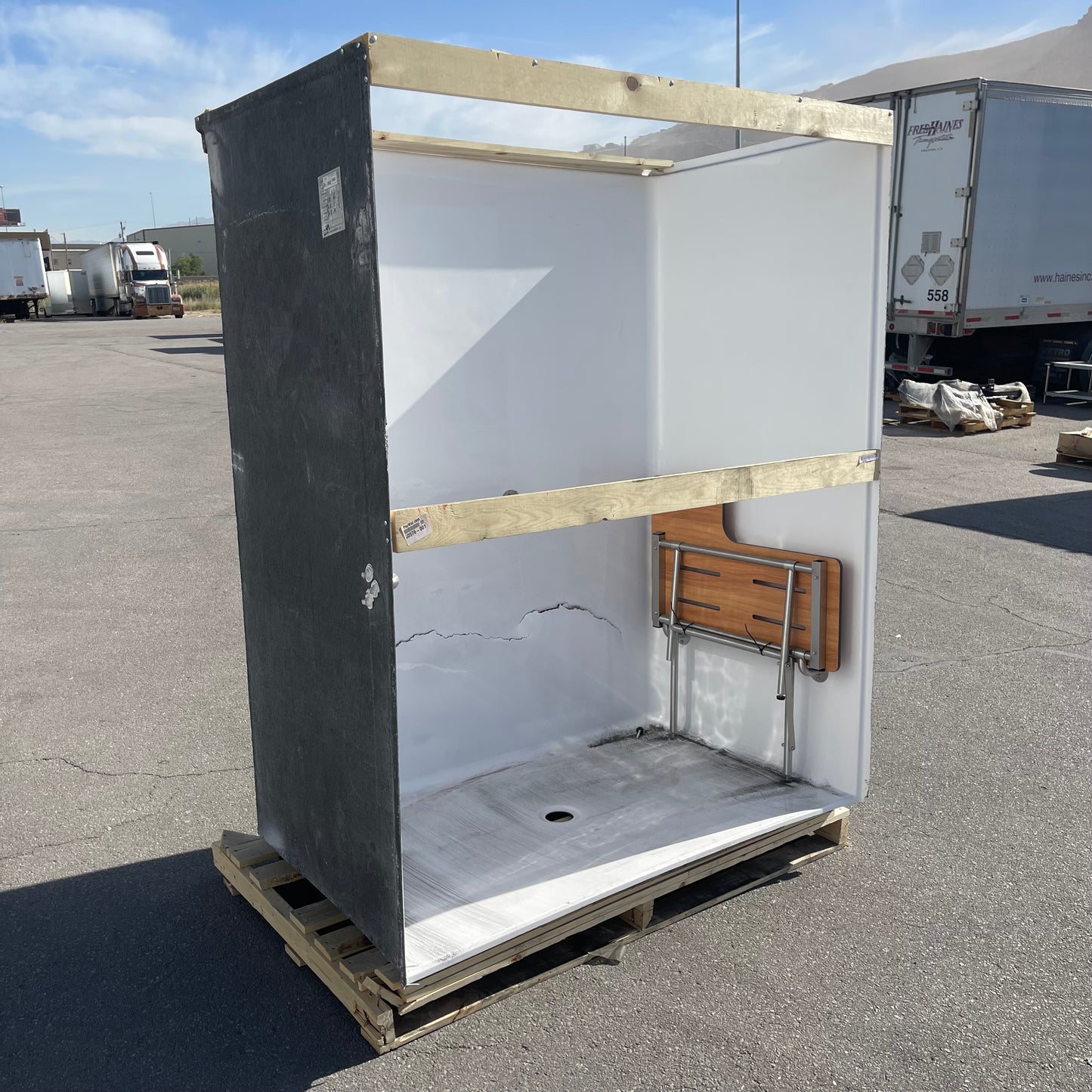 ZA@ Pallet of FIBER CARE BATHS Shower Unit White (Damaged)(B)