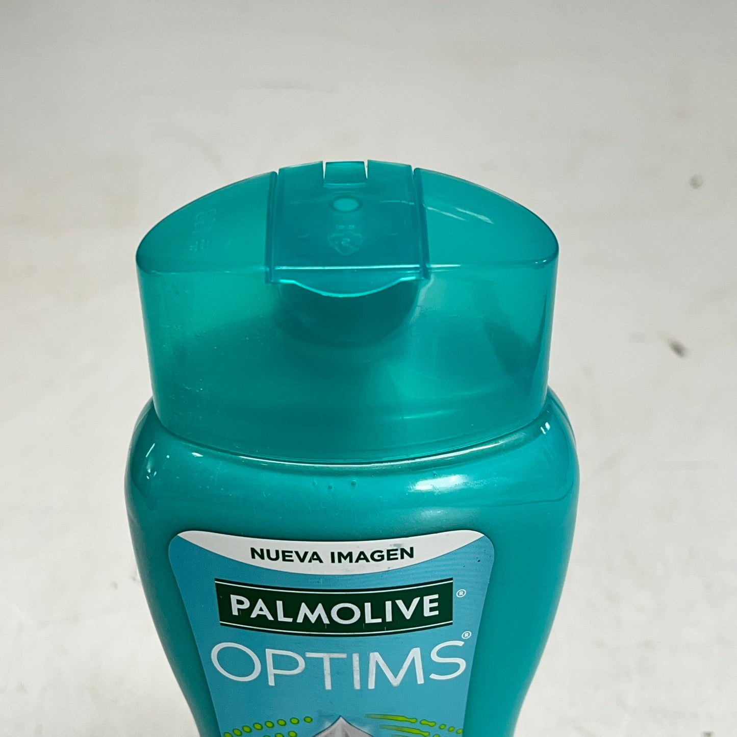 PALMOLIVE OPTIMS (3 PACK) 2-in-1 Shampoo Vital Keratin Super Repair 700 Ml