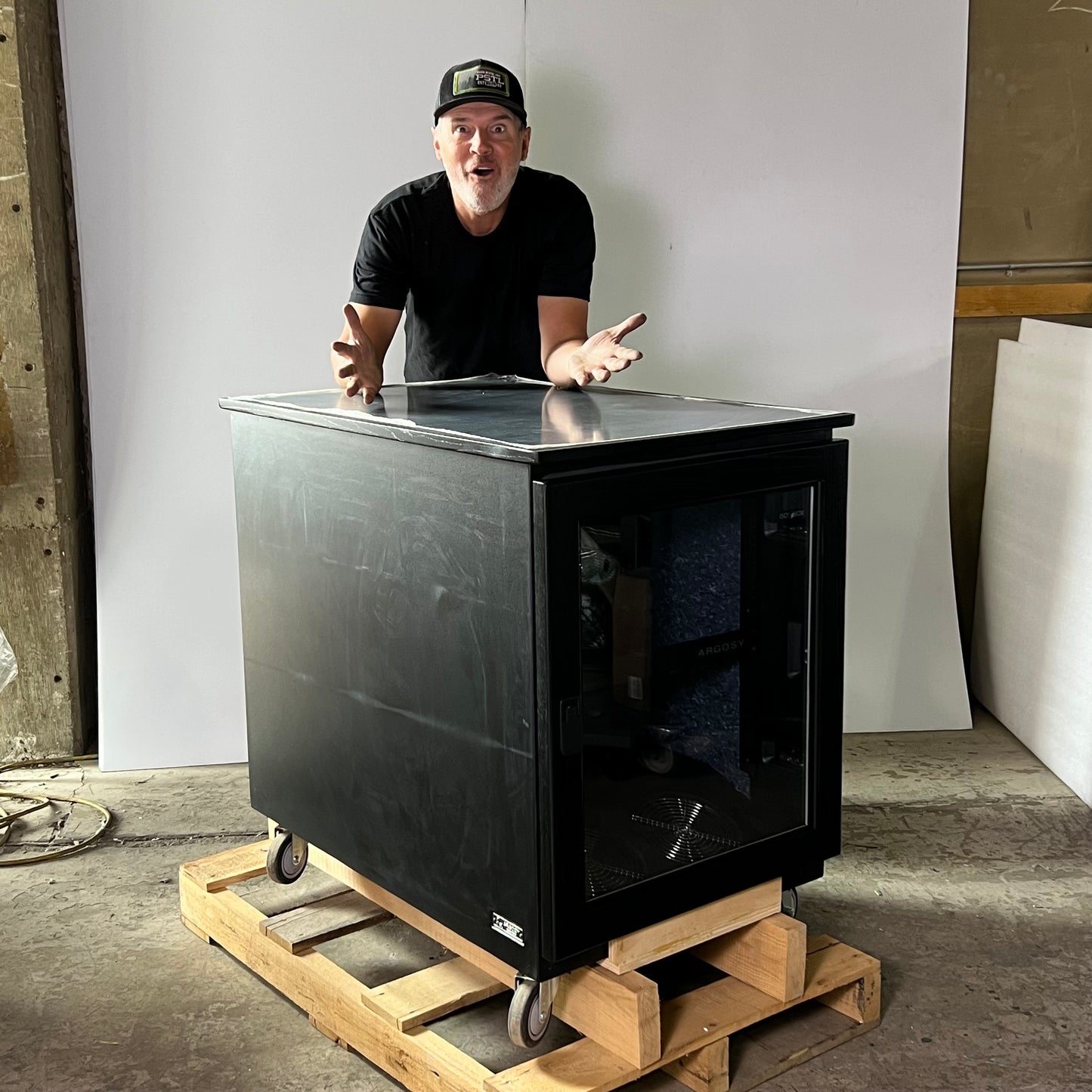 ARGOSY IsoBox PRO12 w/ Right-Hand Door Swing Black Satin on Oak Trim